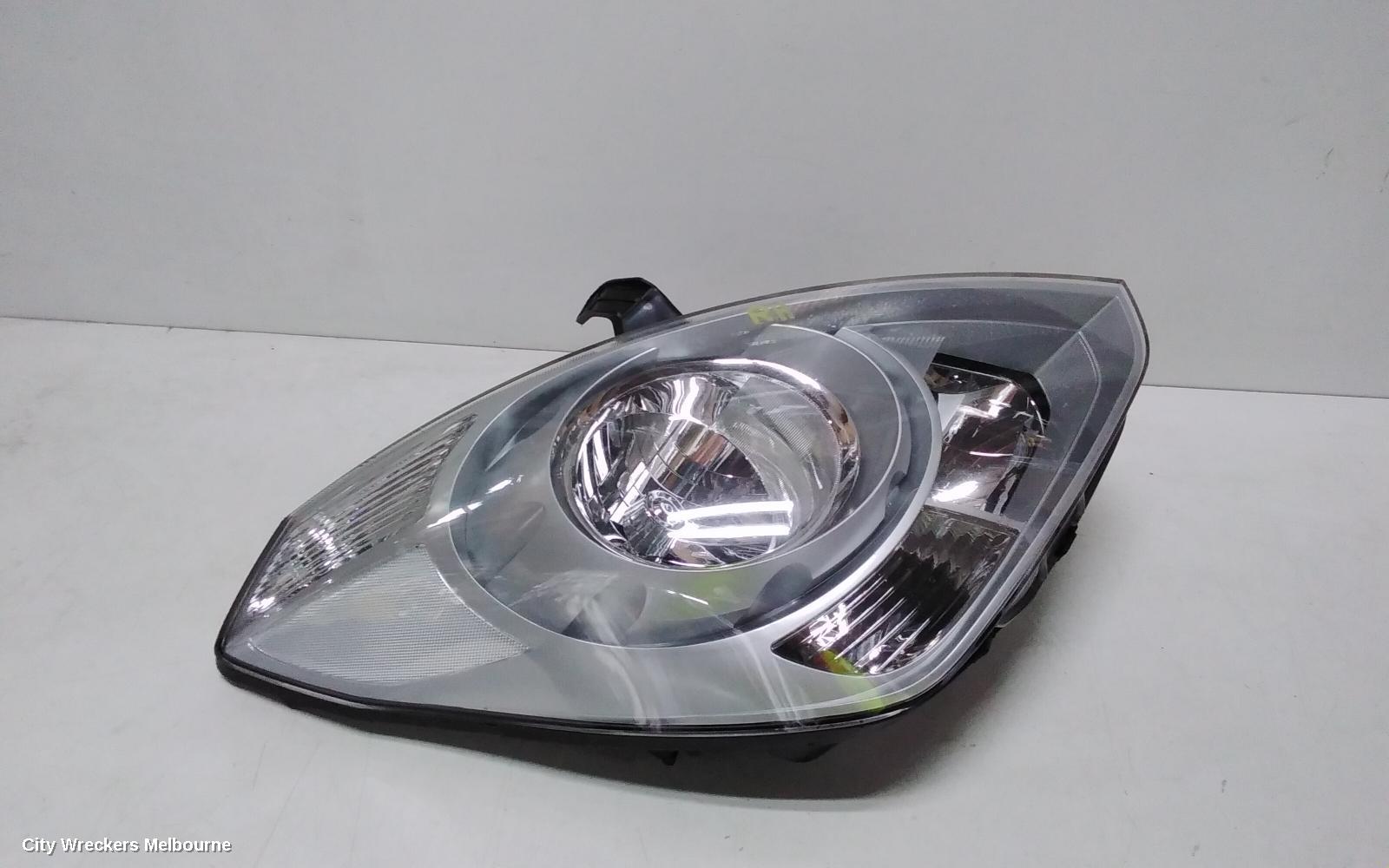 HYUNDAI ILOAD/IMAX RIGHT HEADLAMP, TQ, ILOAD/IMAX, HALOGEN TYPE, 11/2007 - 02/2018 - Image 1
