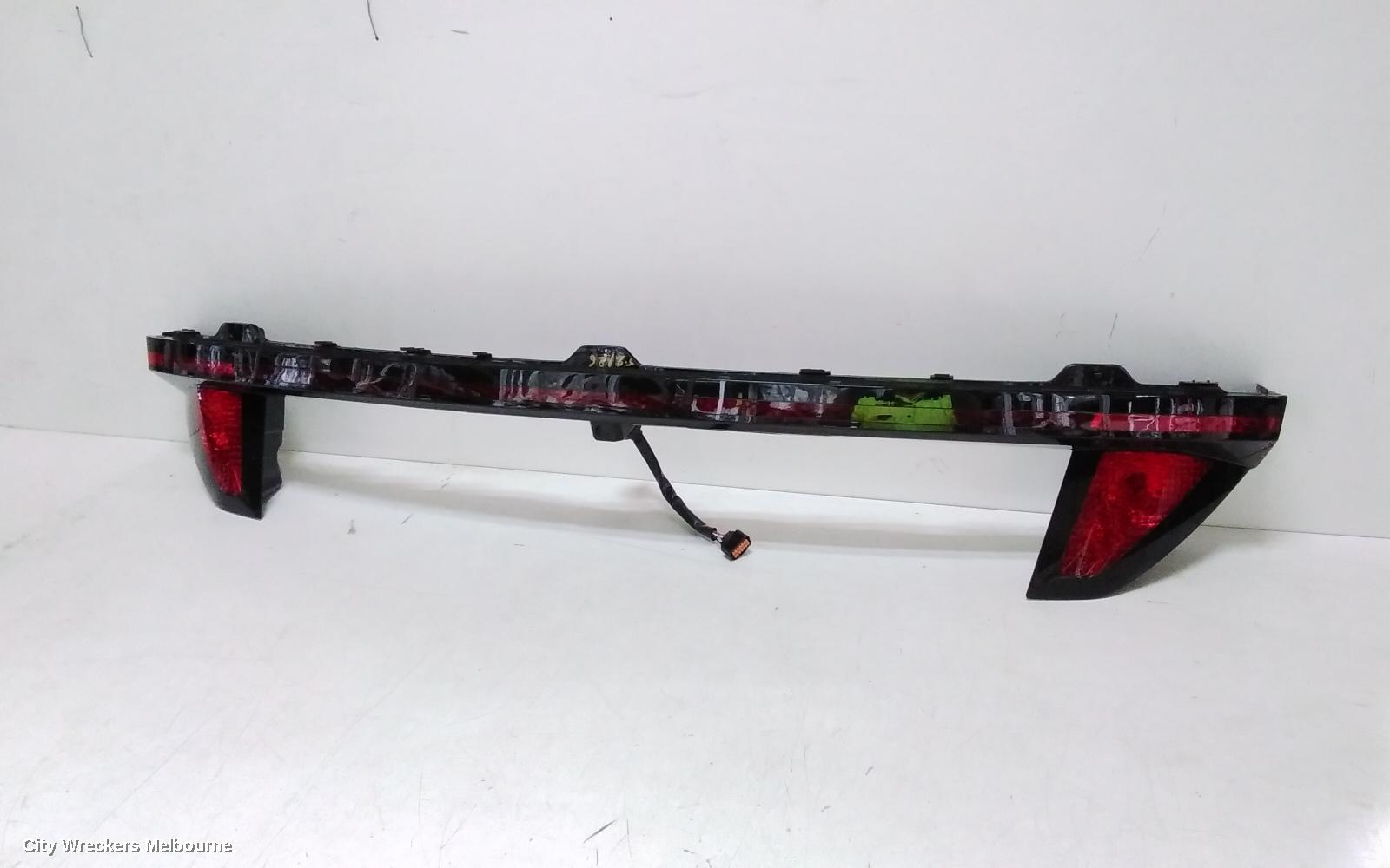 HYUNDAI TUCSON REAR GARNISH, TAILGATE LAMP (CENTRE), HALOGEN TYPE, NX4, 02/2021 - 01/2024 - Image 2