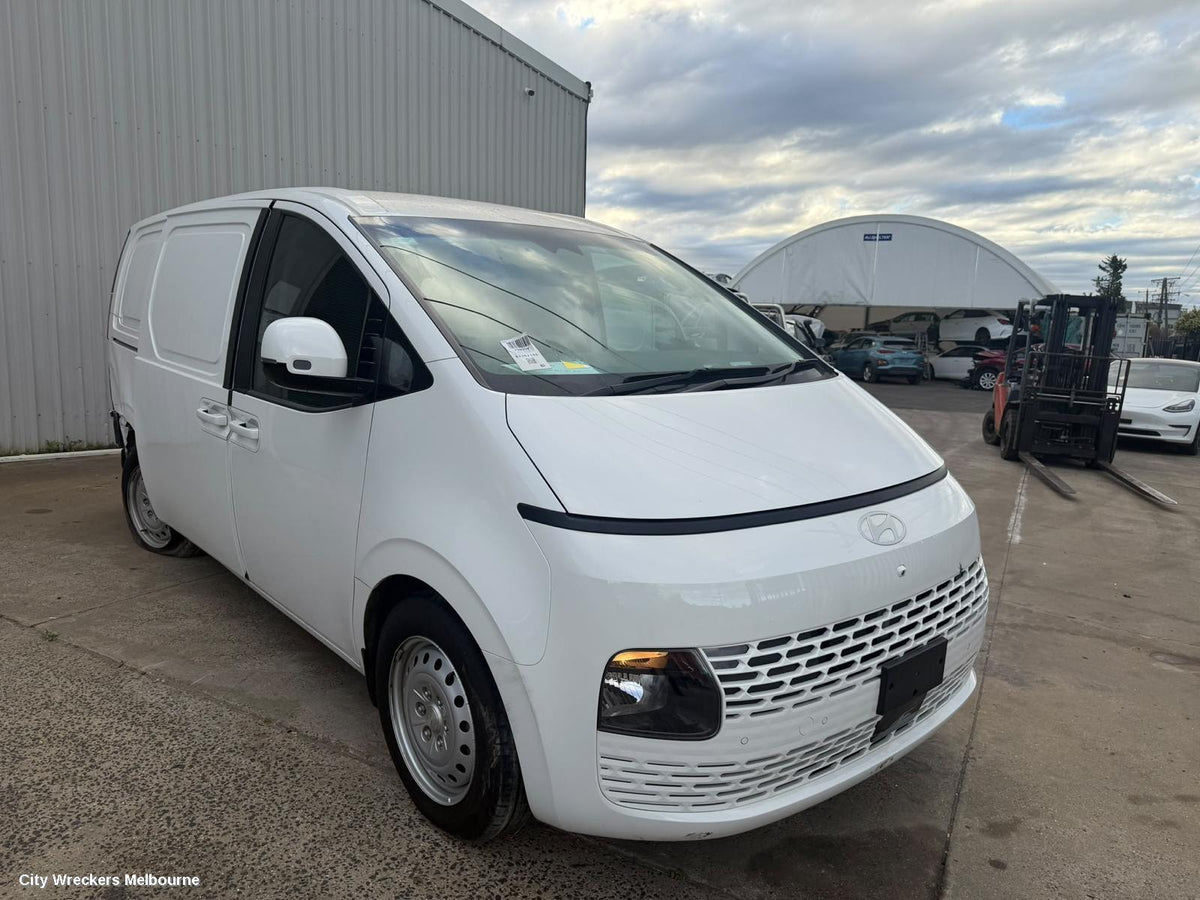 HYUNDAI STARIA LEFT TAILLIGHT, IN BODY, W/ HALOGEN TYPE, VAN, LOWER, TAILGATE, US4, 04/2021 ONWARDS - Image 1