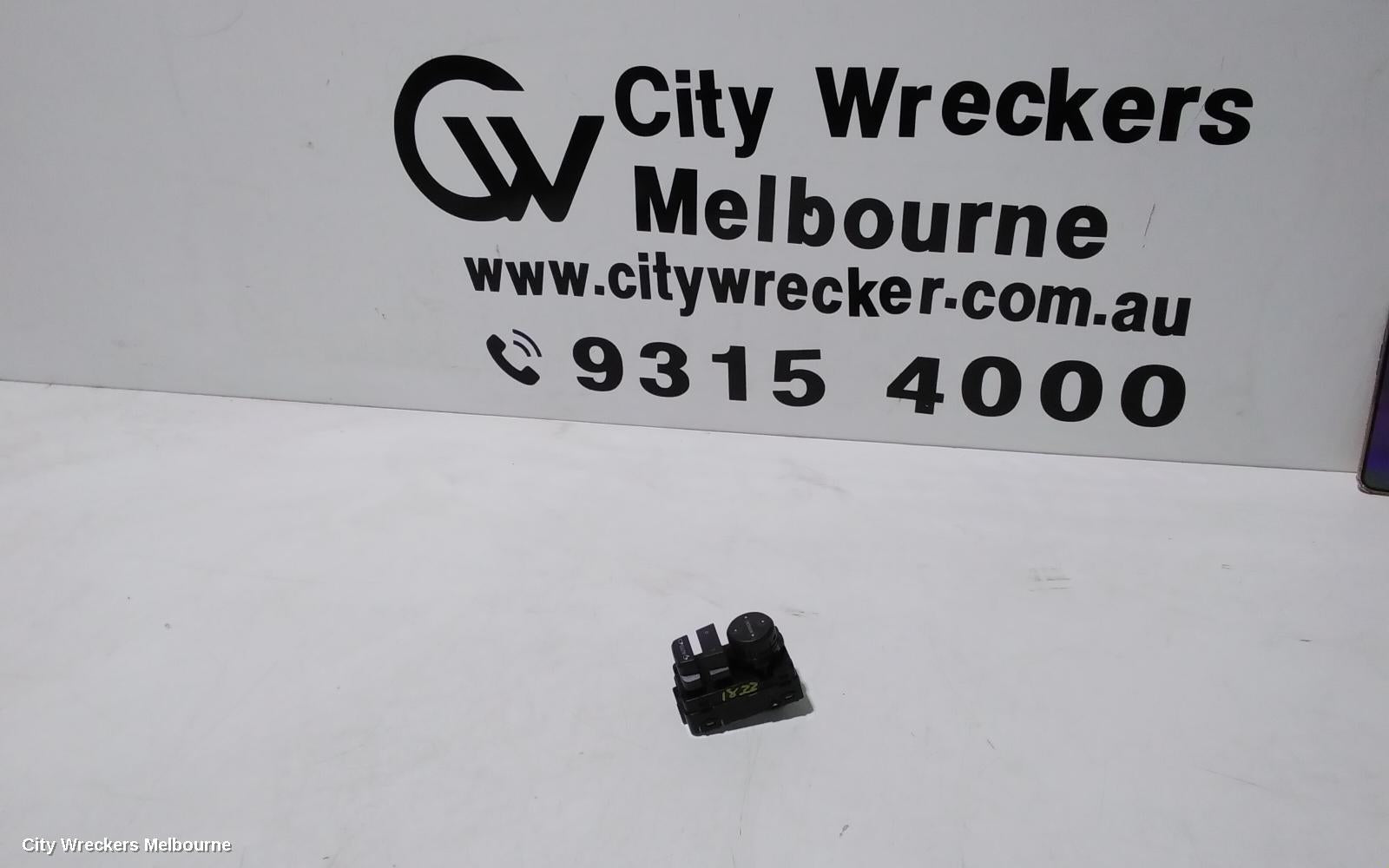 TOYOTA COROLLA, MIRROR SWITCH, POWER FOLD TYPE, ZRE182R 10/2012 - 06/2018 - Image 1