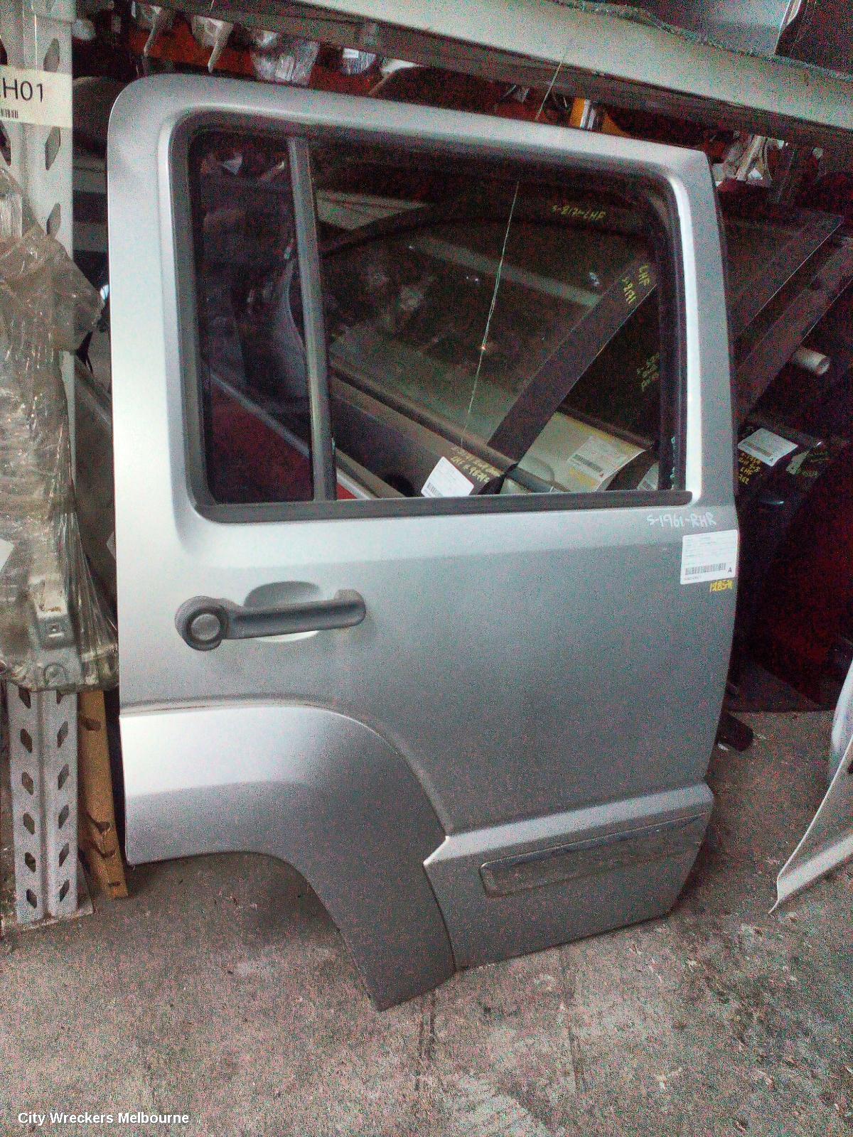 JEEP CHEROKEE RIGHT REAR DOOR, KK, 02/2008 - 10/2012 - Image 2