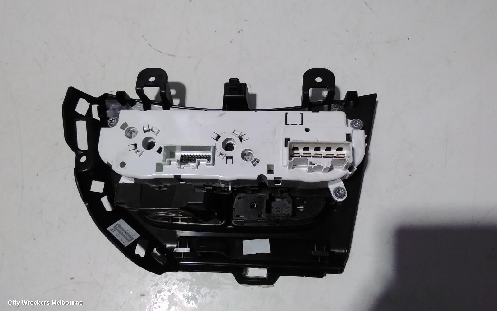 FORD FOCUS HEATER/AC CONTROLS, LW, STANDARD TYPE, 05/2011 - 08/2015 - Image 3