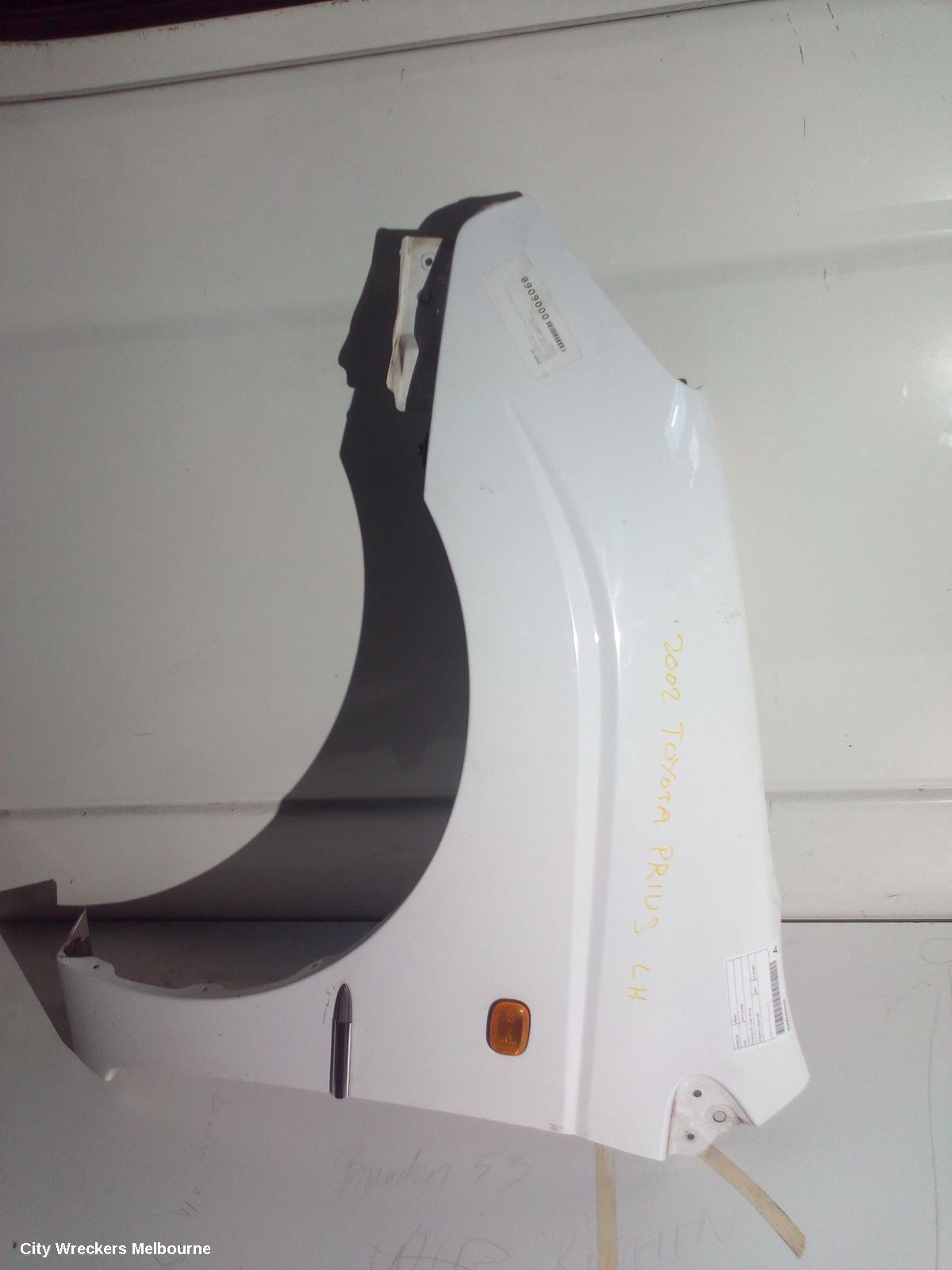 TOYOTA PRIUS LEFT GUARD, NHW10/2011R, 12/1997 - 09/2003 - Image 3