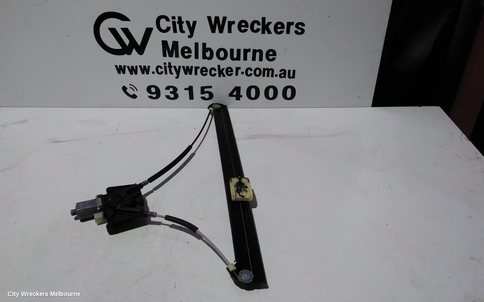 VOLKSWAGEN CRAFTER LEFT FRONT WINDOW REG/MOTOR, SY1, 08/2017 ONWARDS - Image 2