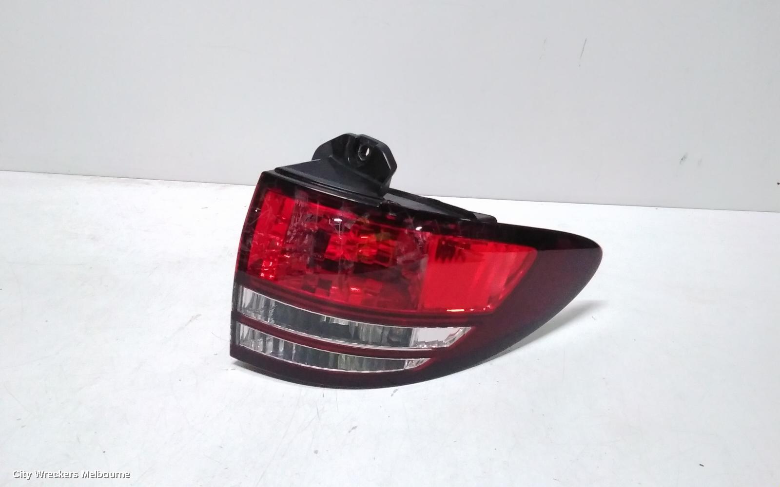 TOYOTA ESTIMA RIGHT TAILLIGHT, XR30/XR40, RED/CLEAR, LENS# 28-169, 03-06 (IMPORT) - Image 1