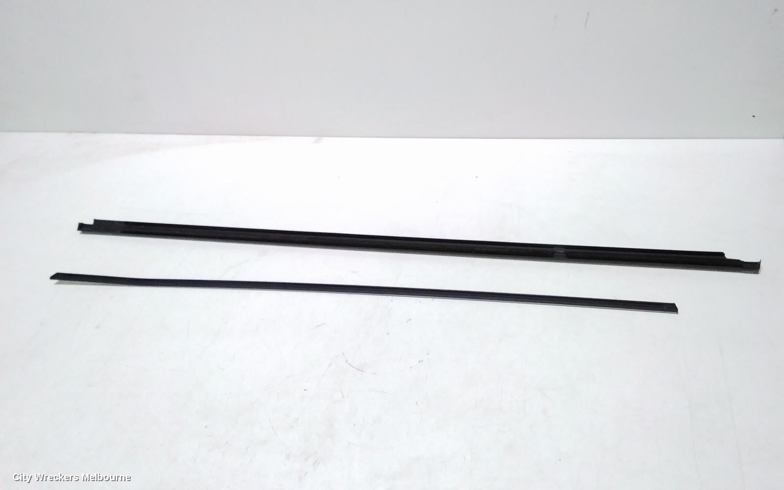 VOLKSWAGEN TIGUAN DOOR MOULD, LEFT REAR UPPER CHROME DOOR BELT,  UNDER GLASS AND TOP OF  GLASS / 7 SEATER TYPE : 117532, 5NA, DOOR MOULD, LH REAR, 06/2016 - 02/2024 - Image 3
