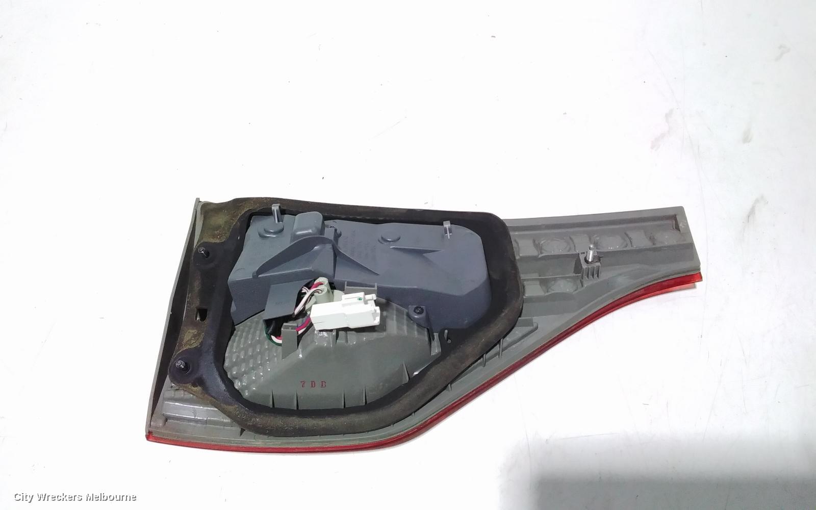 TOYOTA TARAGO REAR GARNISH, TAILGATE LAMP (RH SIDE), ACR50R, 03/2006 - 12/2008 - Image 2
