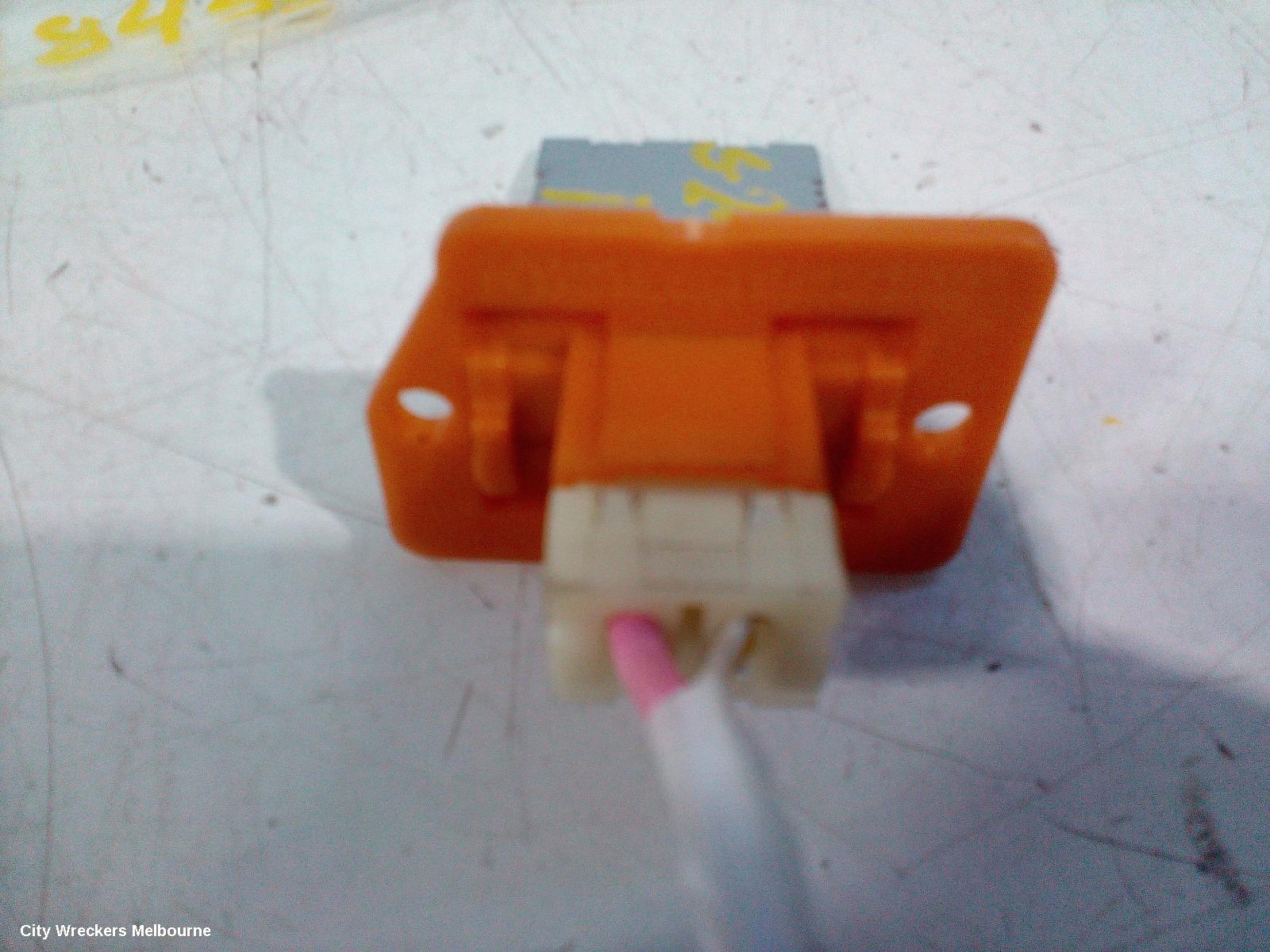 HYUNDAI I30 FAN SPEED RESISTOR, PD, NON CLIMATE CONTROL TYPE, 03/2017 ONWARDS - Image 3
