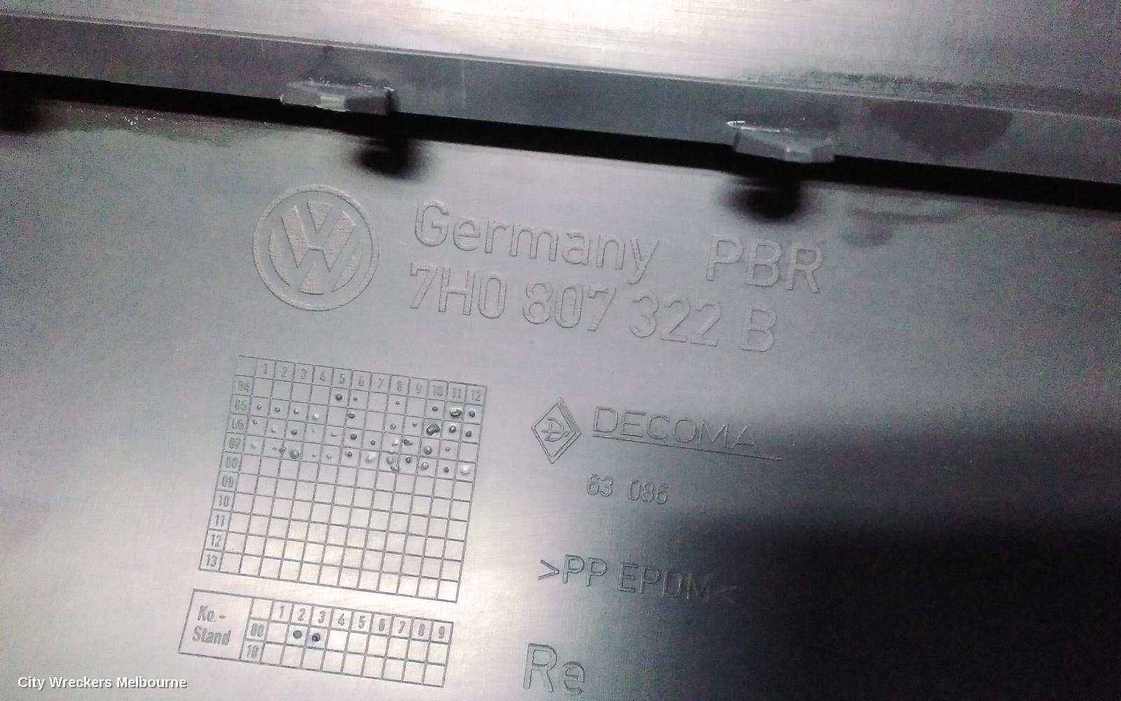 VOLKSWAGEN TRANSPORTER, T5 08/2004 - 02/2010, T5 RHR FILLER PANEL UNDER THE TAILIGHT : 117925 - Image 3
