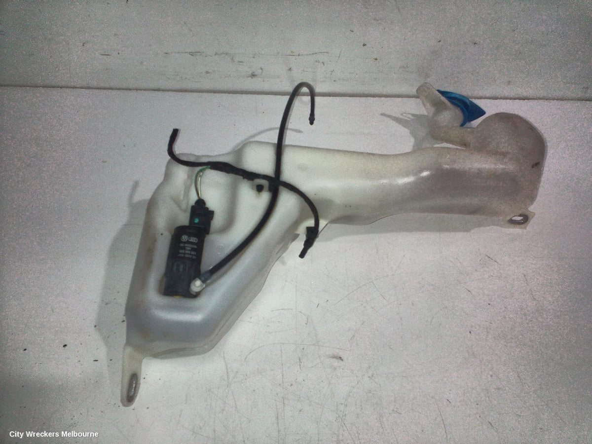 VOLKSWAGEN AMAROK WASHER BOTTLE, 2H, NON LEVEL SENSOR TYPE, 10/2010 - 09/2022 - Image 3