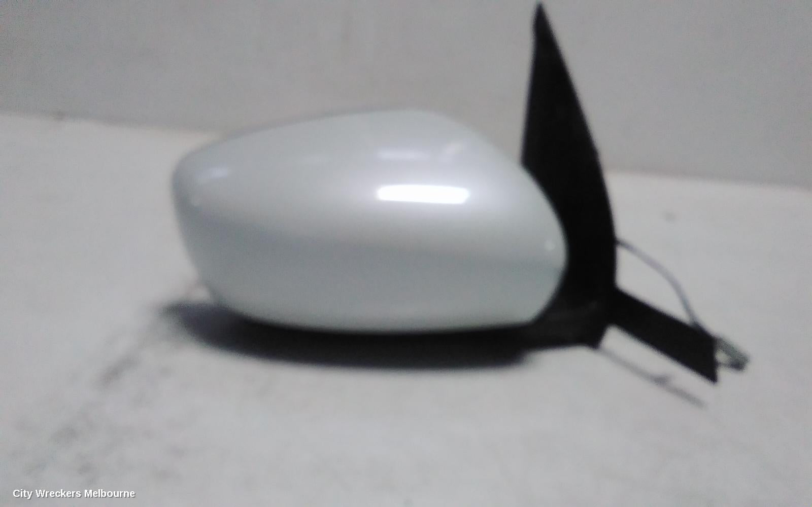 SUZUKI SWIFT RIGHT DOOR MIRROR, AZ, COLOUR CODED, MANUAL FOLDING, NON INDICATOR TYPE, 04/2017 - 03/2021 - Image 3