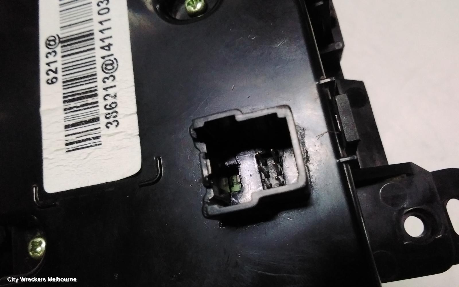 HOLDEN CRUZE HEATER/AC CONTROLS, JH, CLIMATE CONTROL TYPE, W/ SEAT WARMER, 03/2011 - 01/2017 - Image 3