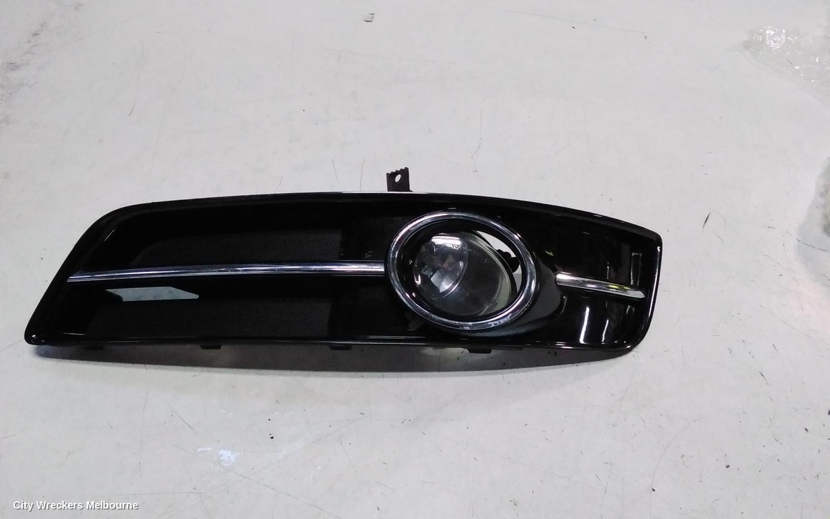 AUDI A3 LEFT INDICATOR/FOG/SIDE, A3/S3, BUMPER FOGLAMP, 8P, ROUND TYPE, 06/2004 - 04/2013 - Image 1