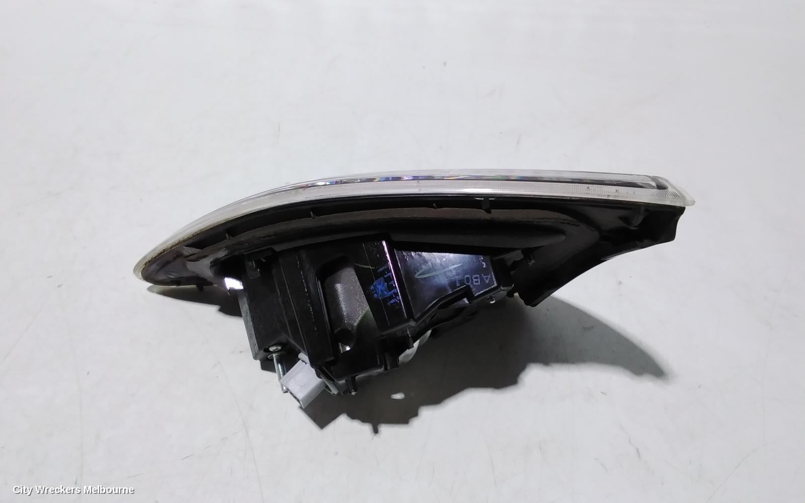 MAZDA 3 REAR GARNISH, BOOTLID LAMP (LH SIDE), BL, 04/2009 - 10/2013 - Image 3