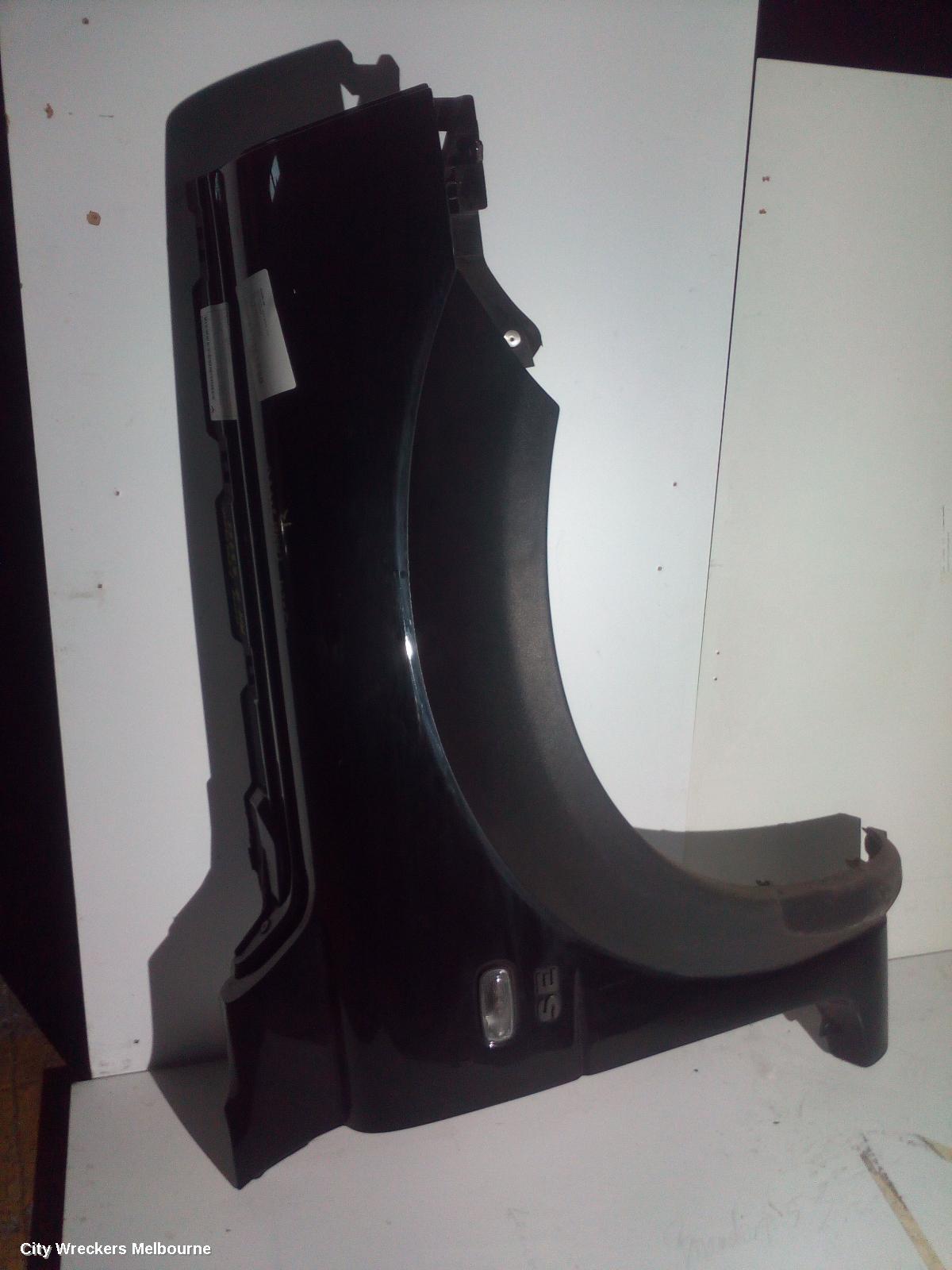LAND ROVER FREELANDER RIGHT GUARD, 02/2004 - 06/2007 - Image 2