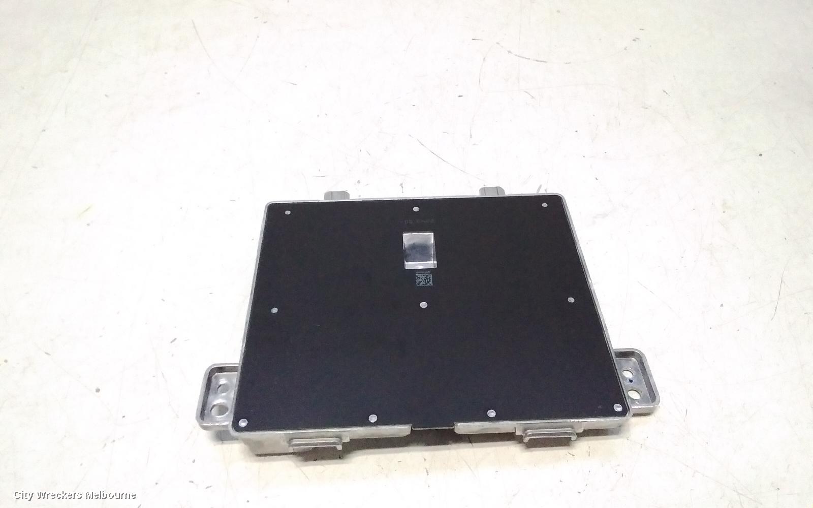 TESLA MODEL 3, 1ST GEN, 06/2019 ONWARDS, TESLA MODEL 3 WIRELESS PHONE CHARGER 1755100-00-D: 121650 - Image 2