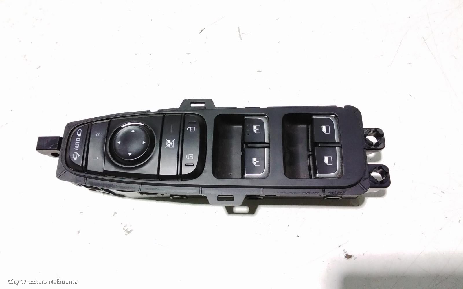 KIA STINGER PWR DR WIND SWITCH, RH FRONT (MASTER SWITCH), W/ AUTO UP & DOWN TYPE, CK, 06/2017 - 08/2020 - Image 3