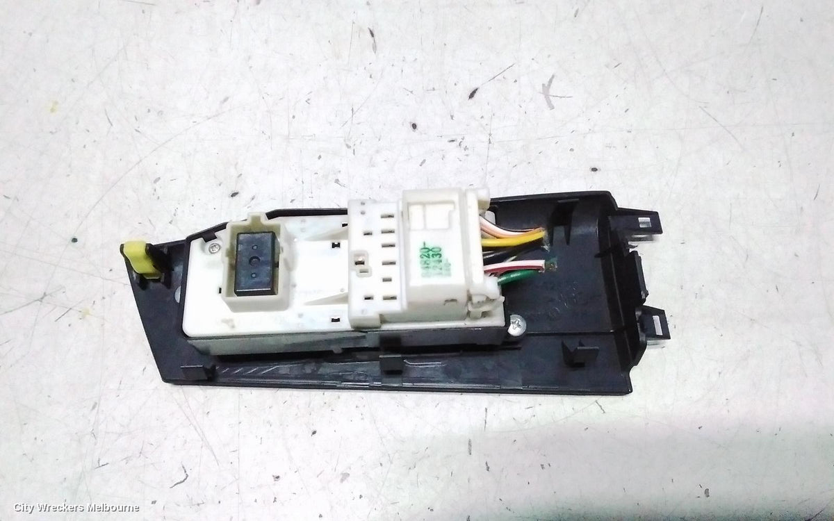 TOYOTA COROLLA PWR DR WIND SWITCH, RH FRONT (MASTER SWITCH), 2 SWITCH TYPE, ZZE122, 12/2001 - 04/2007 - Image 2