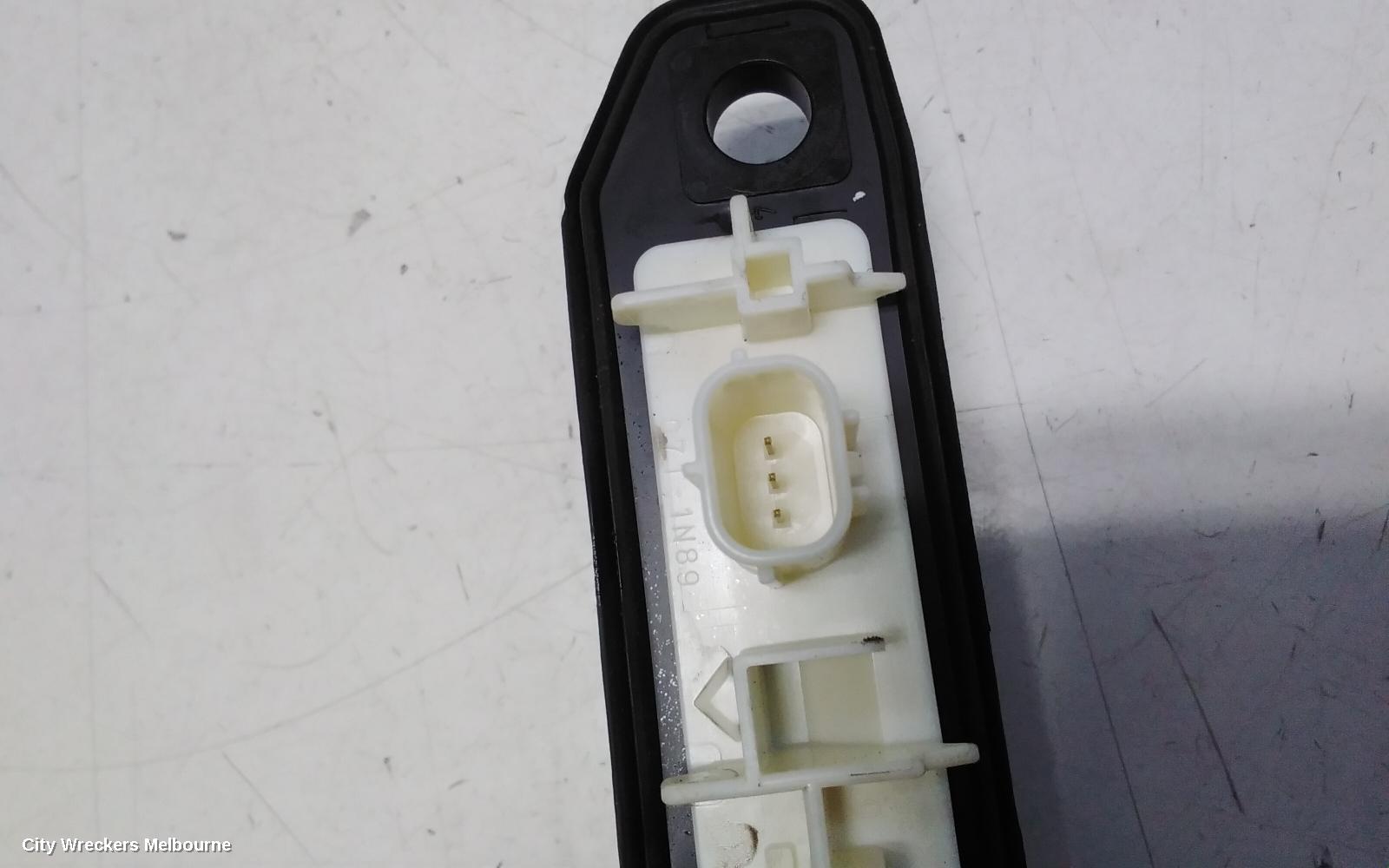 TOYOTA C-HR, GEN 1, 12/2016 - 09/2023, TAILGATE BUTTON: 116094 - Image 3