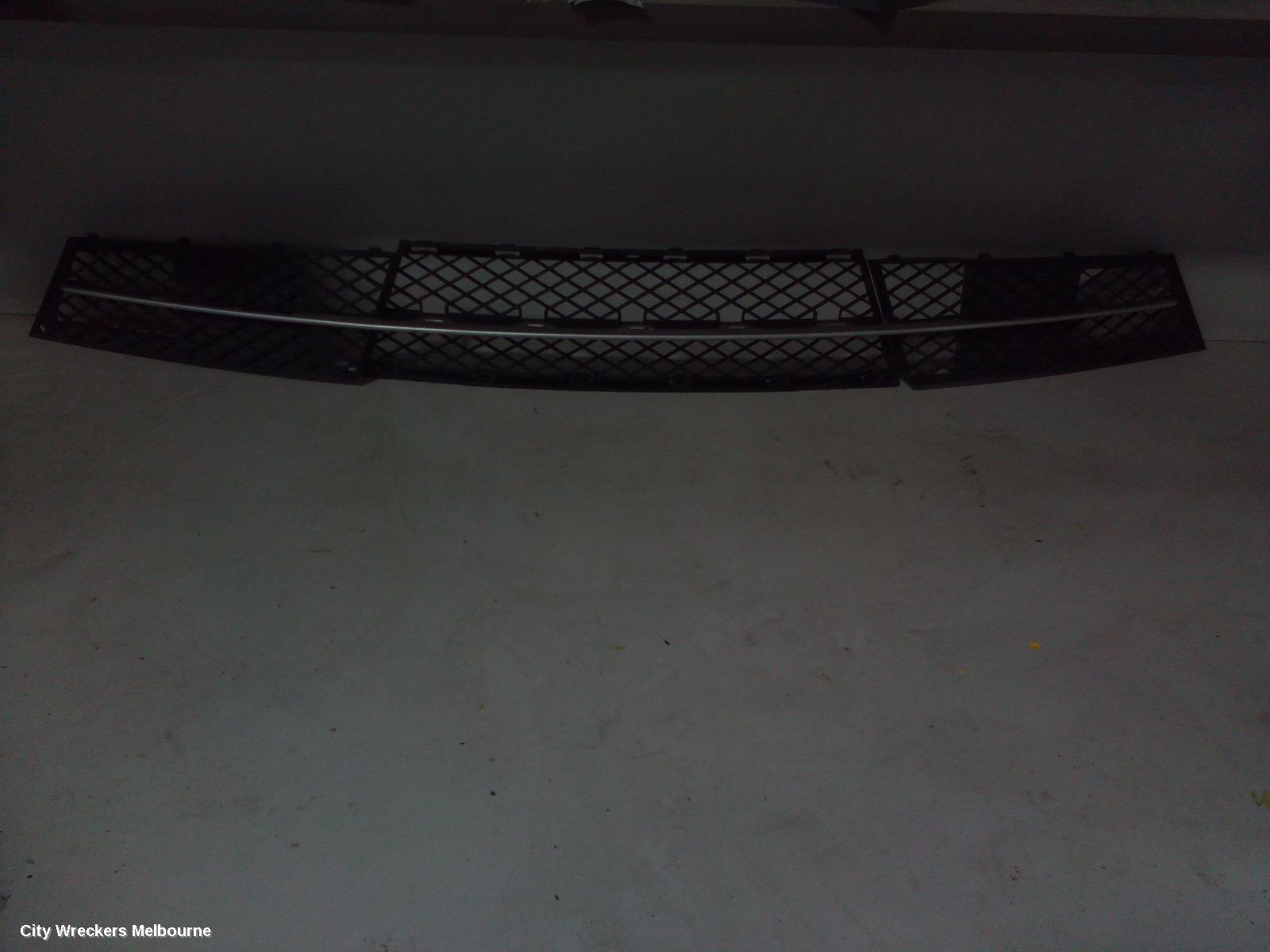 BMW 5 SERIES GRILLE, BUMPER GRILLE (CENTRE), E60, NON M SPORTS PACKAGE, 01/2007 - 04/2010 - Image 2