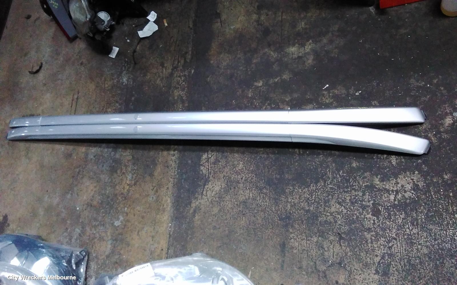 MITSUBISHI OUTLANDER ROOF RAIL - Image 2