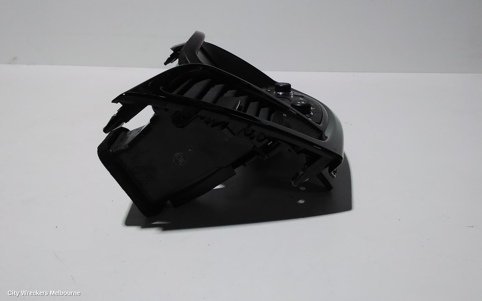 HOLDEN COMMODORE RADIO/CD/DVD/SAT/TV, DASH RADIO CONTROL PANEL/CONTROL UNIT ONLY, SAT NAV TYPE, VF, 05/2013 - 12/2017 - Image 3