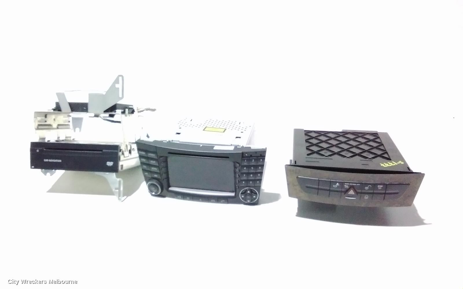 MERCEDES E CLASS RADIO/CD/DVD/SAT/TV, NAVIGATION DVD DRIVE UNIT, W211/S211, 08/2002 - 12/2009 - Image 1