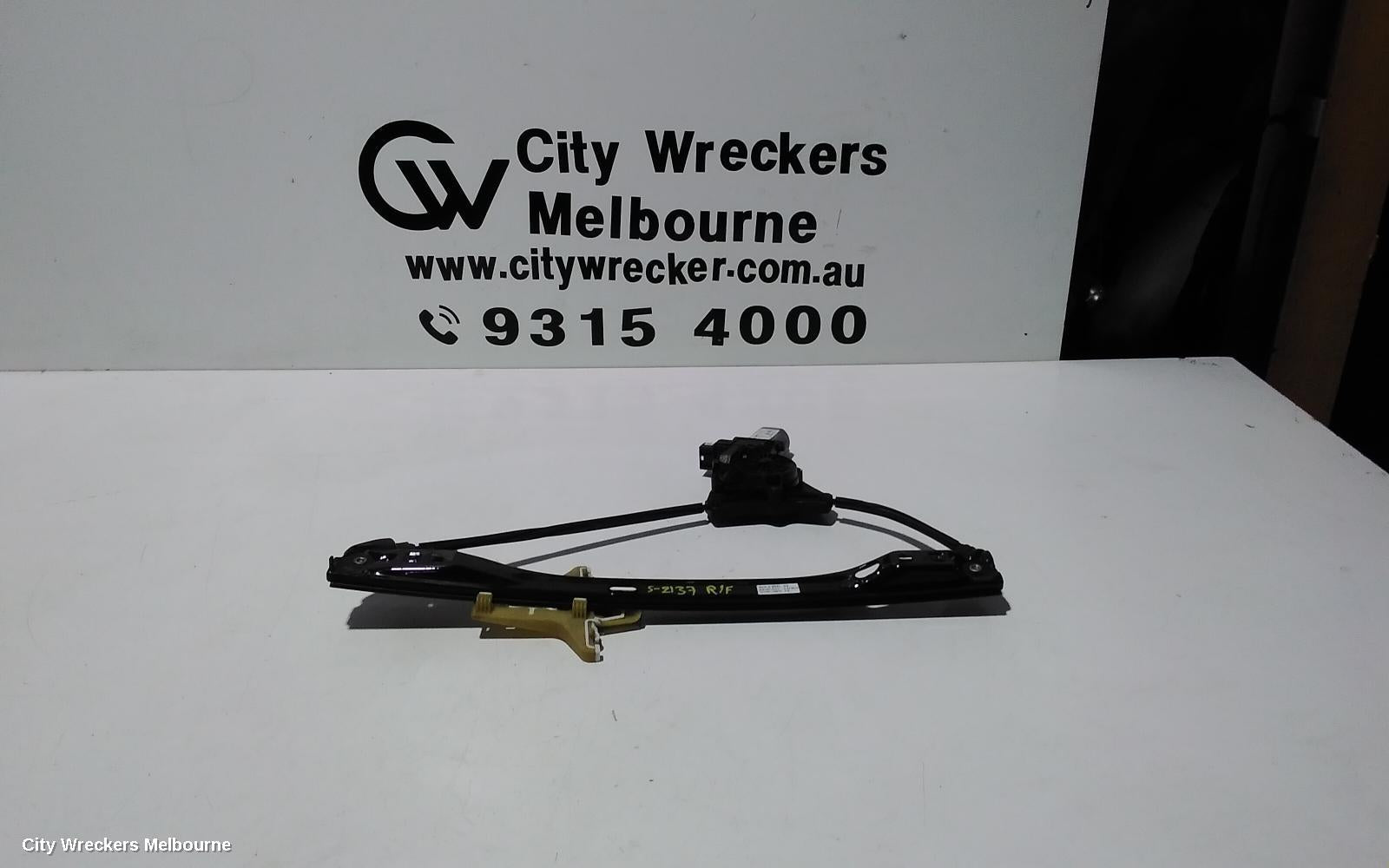 VOLKSWAGEN AMAROK RIGHT FRONT WINDOW REG/MOTOR, 2H, 12/2010 ONWARDS - Image 2