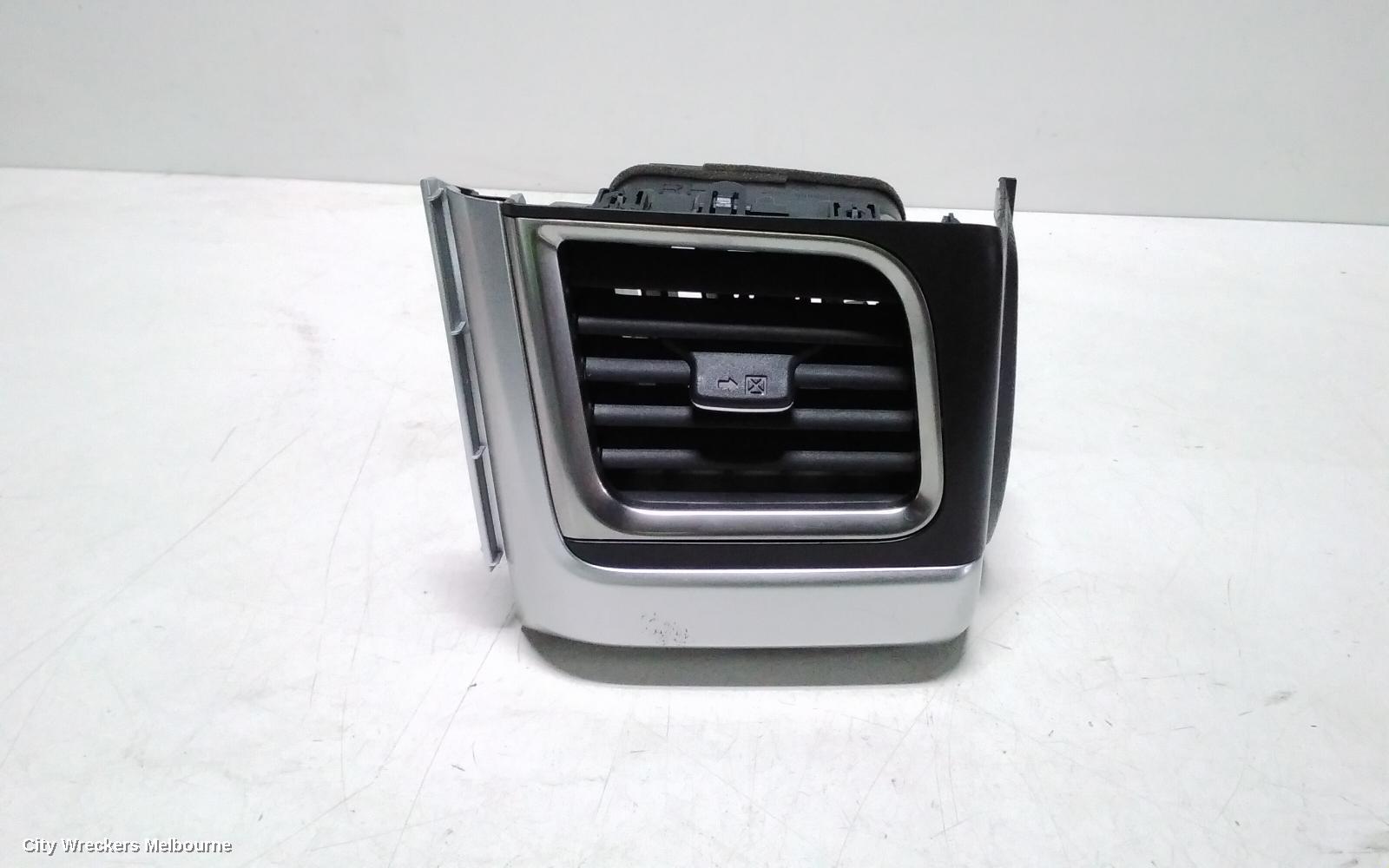 TOYOTA KLUGER, XU50 SERIES, 03/2014 - 02/2021, RHS DASH AIR VENT ~ 55650-0E060: 117386 - Image 2