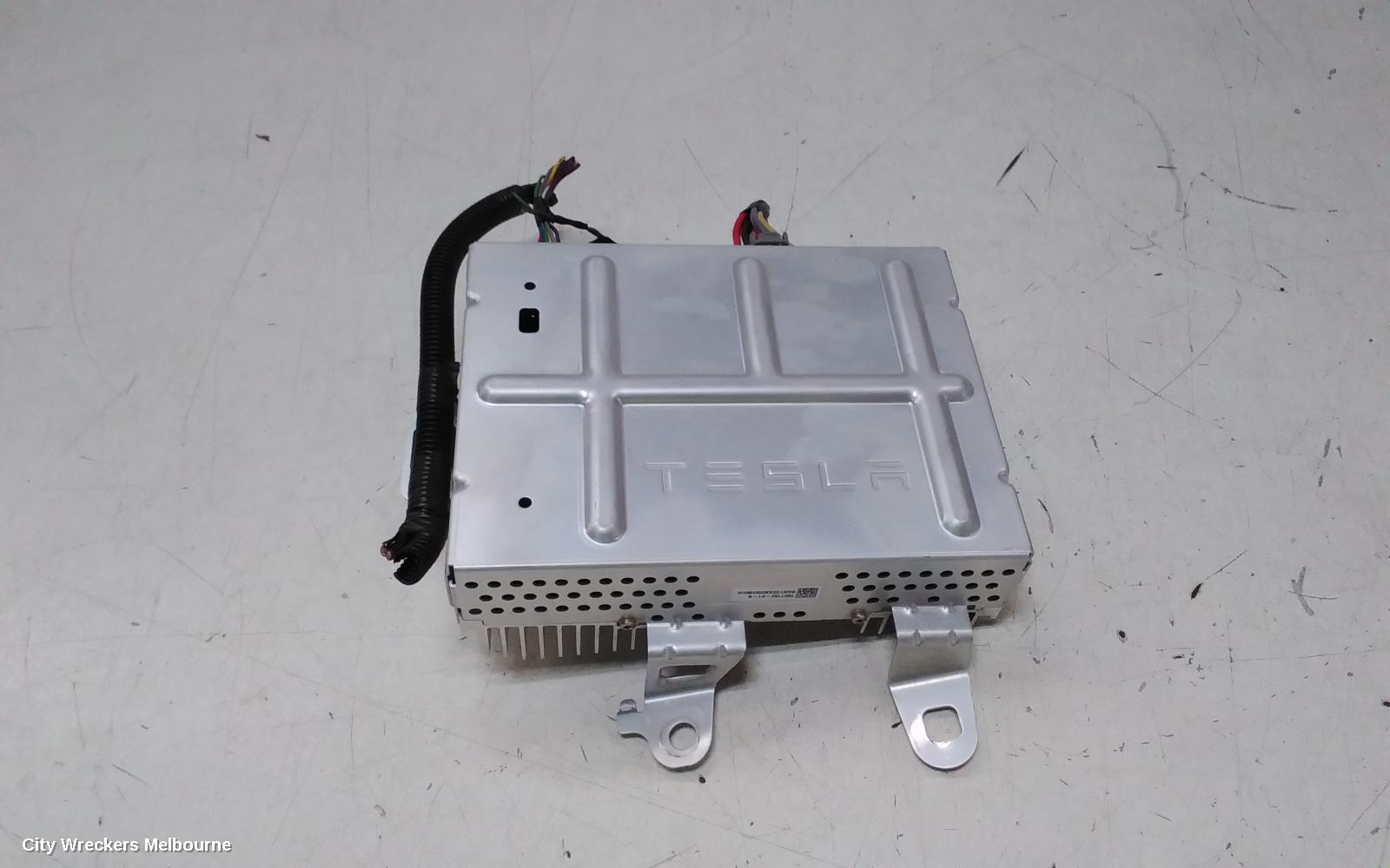 TESLA MODEL Y RADIO/CD/DVD/SAT/TV, 1ST GEN, AMPLIFIER, 03/2022 ONWARDS - Image 2
