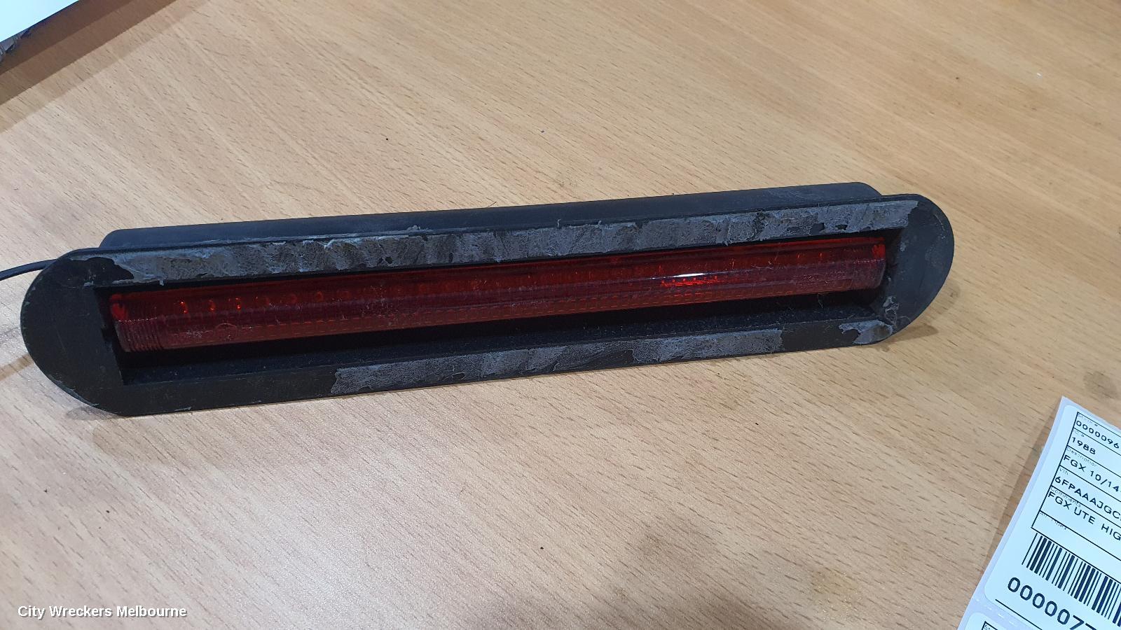 FORD FALCON HIGH LEVEL STOPLIGHT, FGX 10/2014 - 12/2016 - Image 2