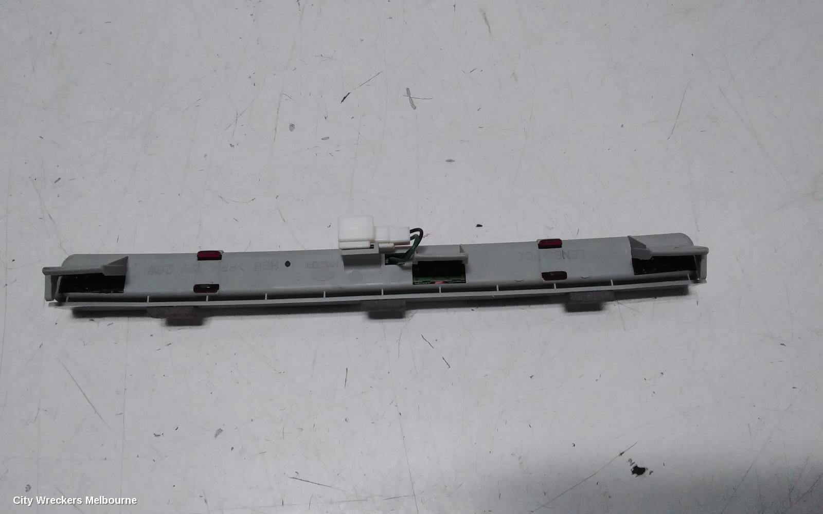 HYUNDAI ELANTRA HIGH LEVEL STOPLIGHT, 10/2003 - 07/2006 - Image 2
