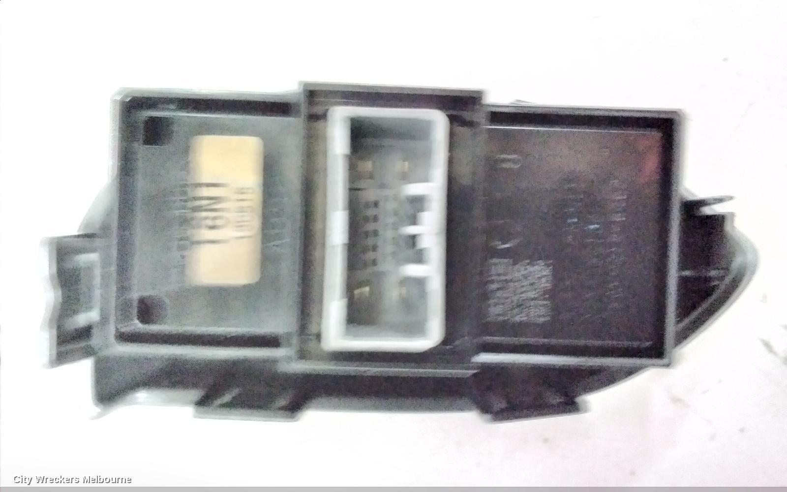 HONDA ODYSSEY PWR DR WIND SWITCH, LH REAR/RH REAR, RC1, 02/2014 ONWARDS - Image 3