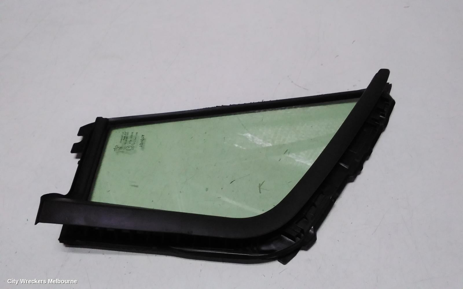 TOYOTA HIACE LEFT FRONT 1/4 DOOR GLASS, 300 SERIES, 02/2019 ONWARDS - Image 3