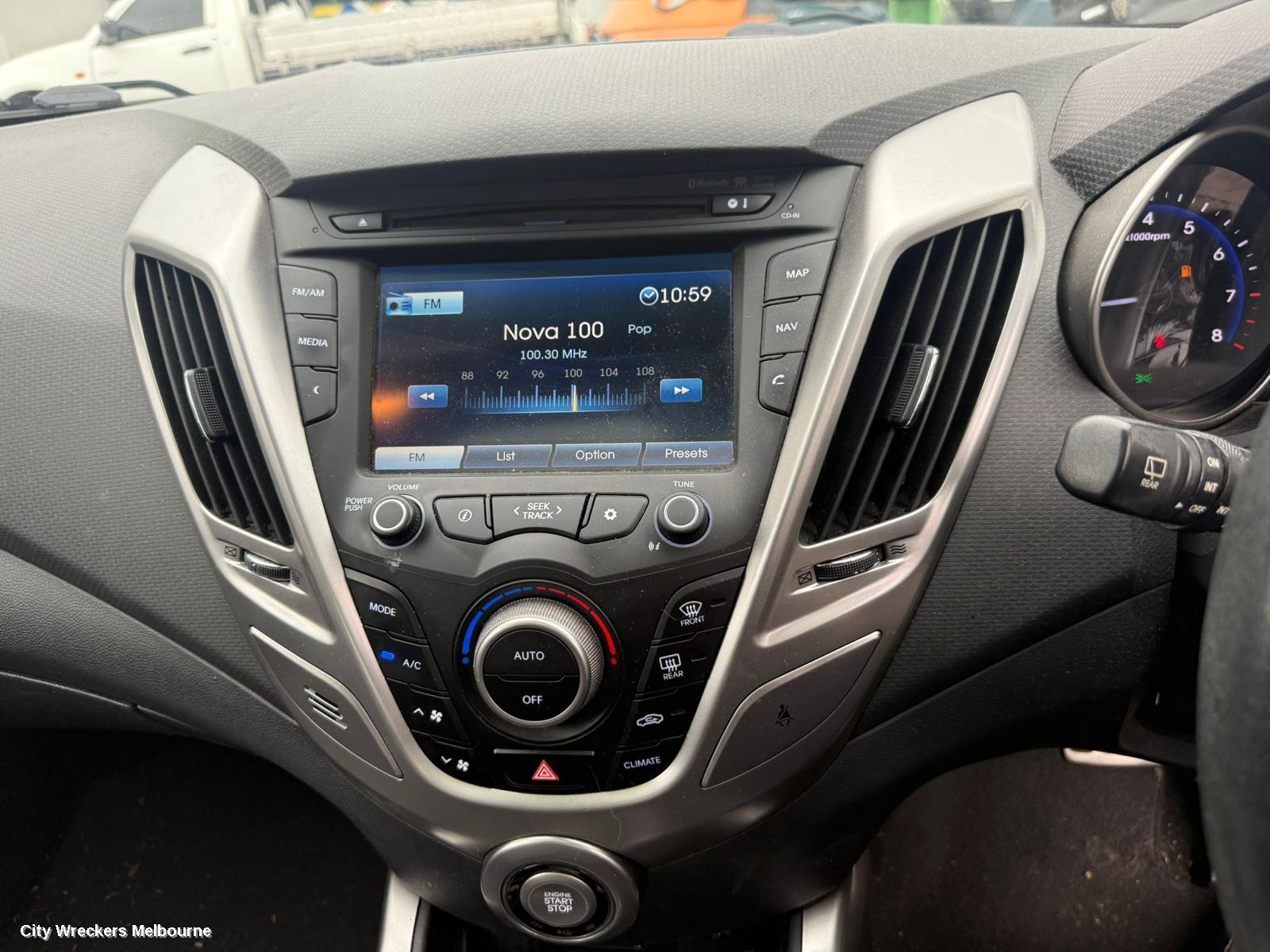 HYUNDAI VELOSTER RADIO/CD/DVD/SAT/TV, TOUCHSCREEN, GPS/NAVIGATION/BLUETOOTH/MP3/AUX W/ CD PLAYER, FS, 10/2011 - 02/2018 - Image 3
