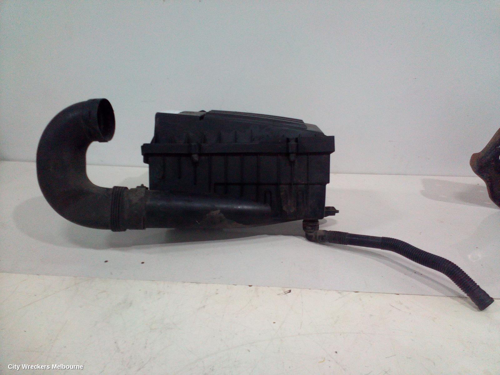 VOLKSWAGEN CADDY AIR CLEANER/BOX, AIR CLEANER, 2K, 1.6, DIESEL, 08/2010 - 06/2015 - Image 2