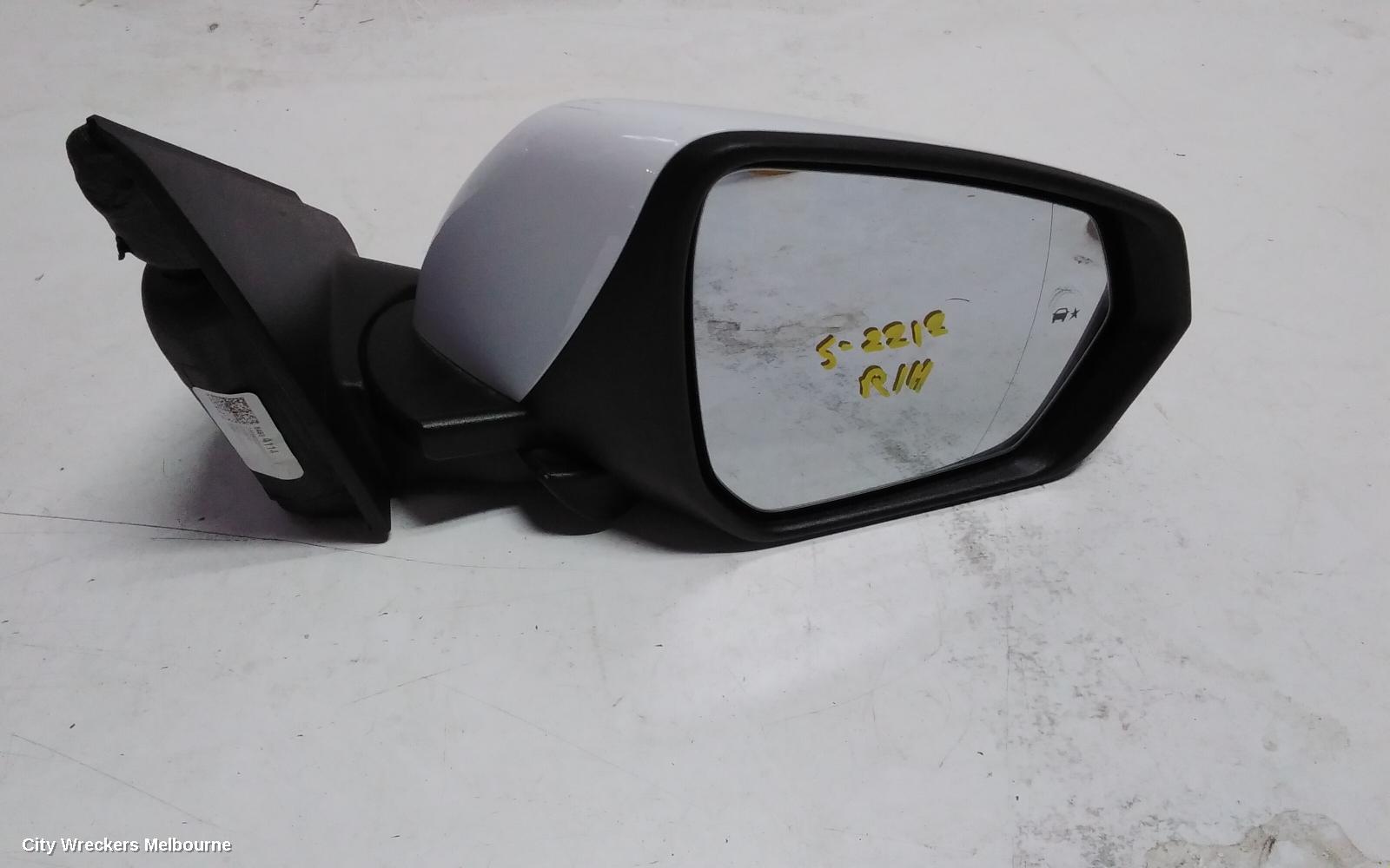 HOLDEN EQUINOX RIGHT DOOR MIRROR, EQ, POWER FOLDING, NON CAMERA TYPE, 09/2017 - 12/2020 - Image 1