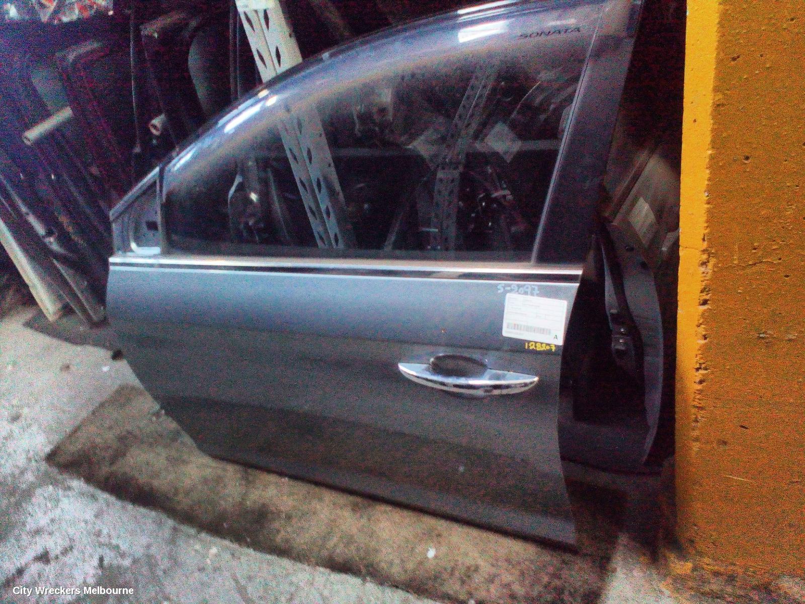 HYUNDAI SONATA LEFT FRONT DOOR, LF, 10/2014 - 01/2020 - Image 1