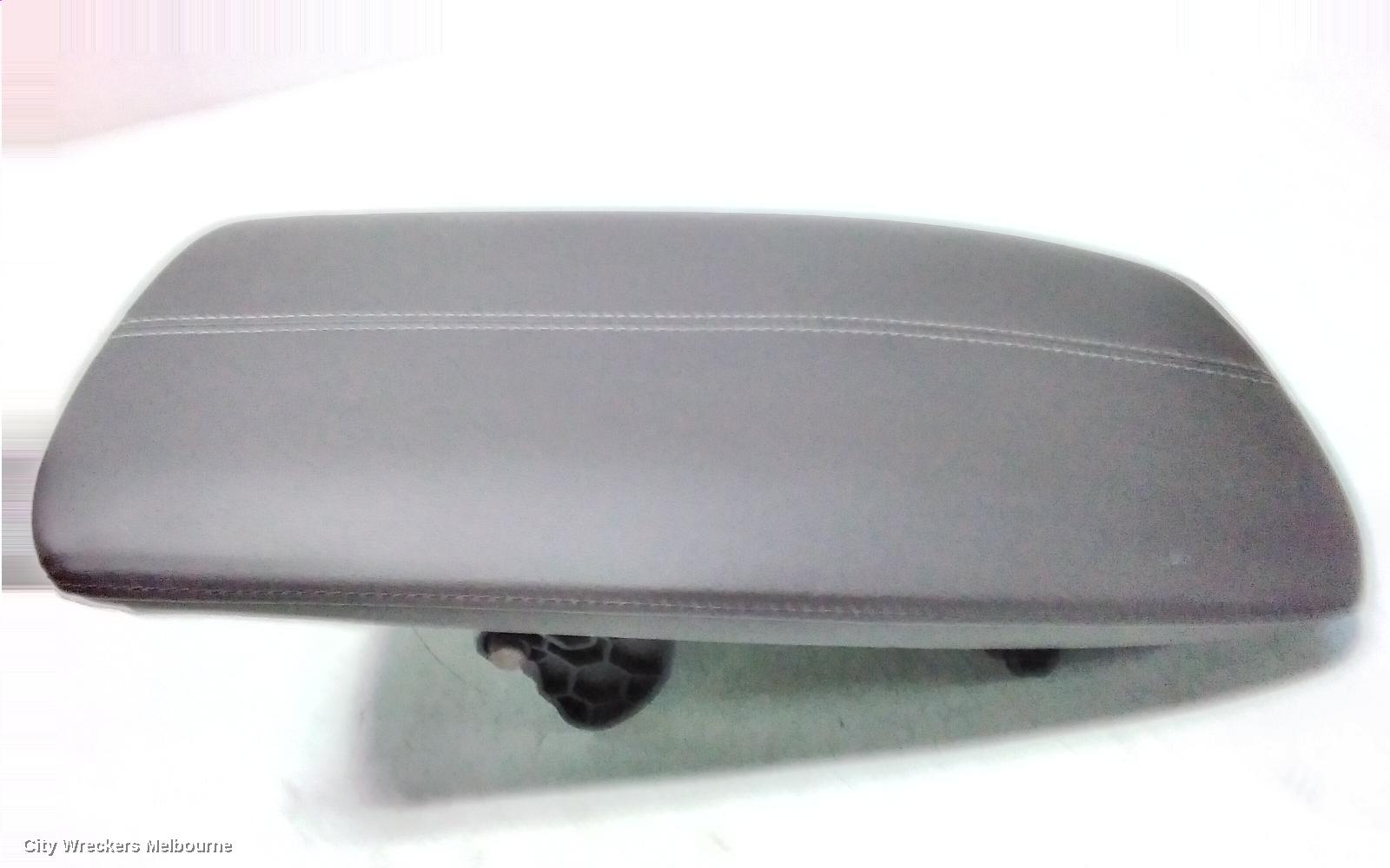MAZDA CX30 CONSOLE, DM, CONSOLE LID ONLY, LEATHER, BLACK, W/ WHITE STITCHING, 10/2019 ONWARDS - Image 2
