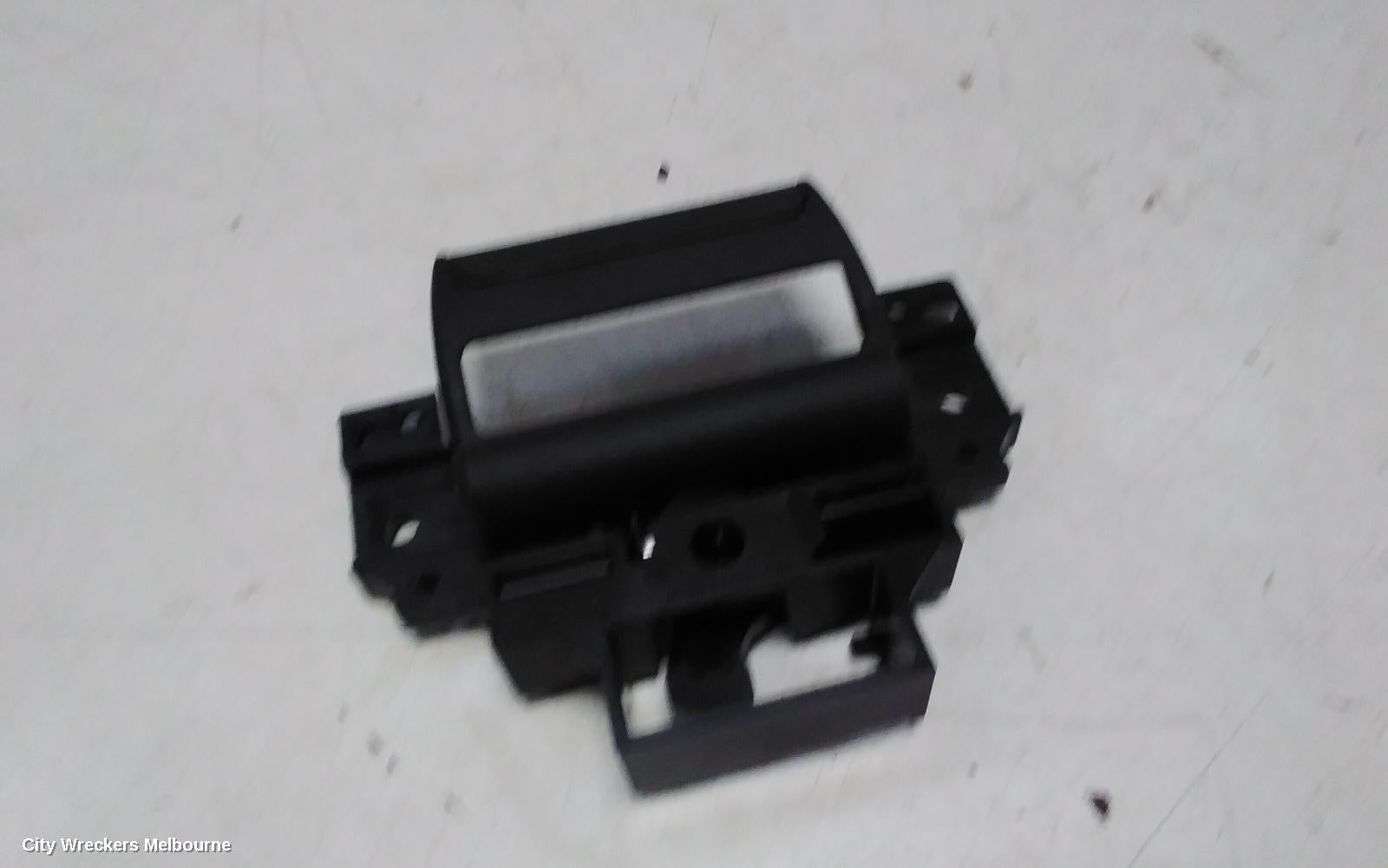 FORD RANGER DOOR HANDLE, RA, LH REAR, INNER, DUAL CAB, 05/2022 ONWARDS - Image 2