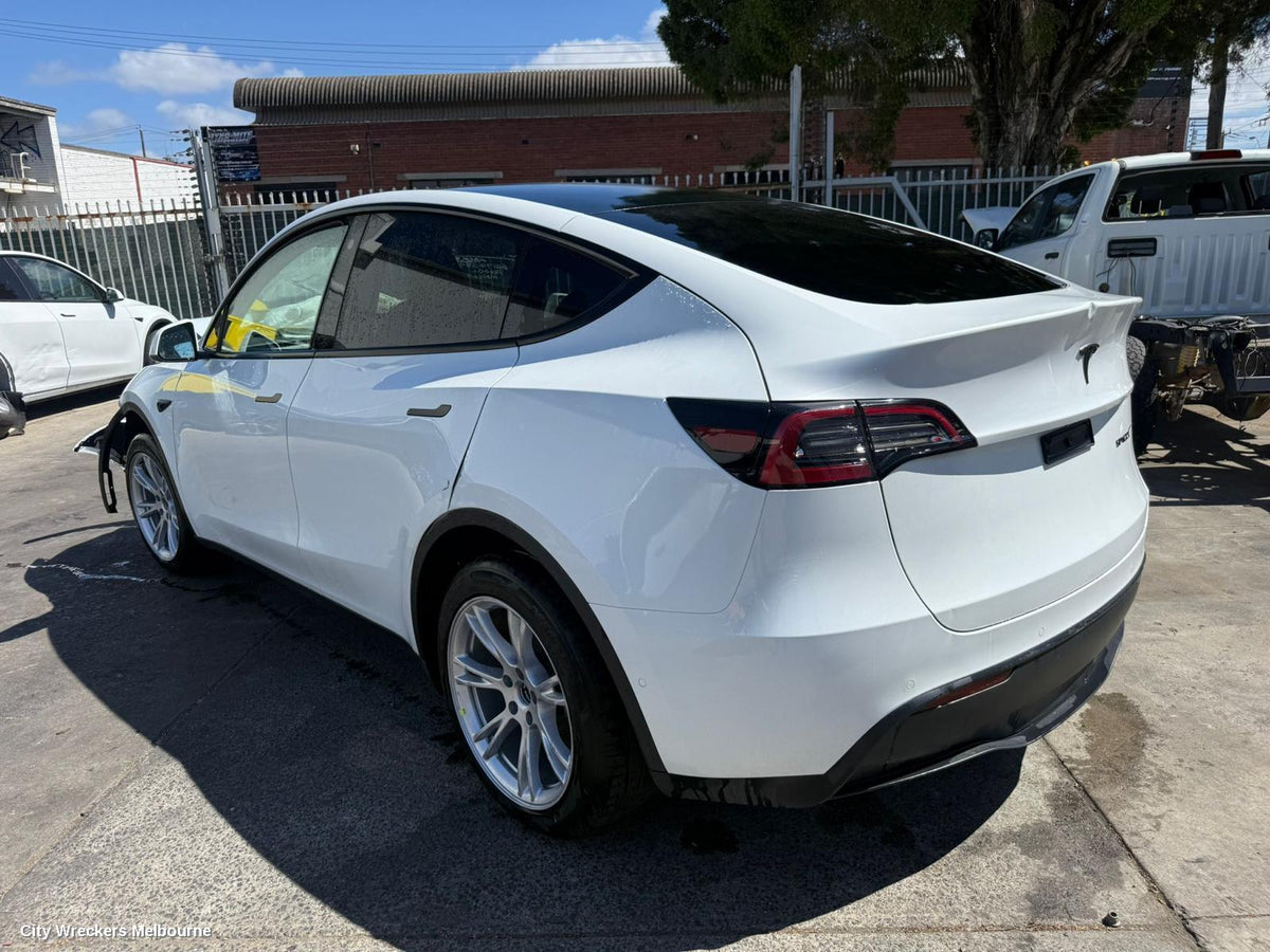 TESLA MODEL Y LEFT FRONT HUB ASSEMBLY, 1ST GEN, RWD, SINGLE MOTOR TYPE, 03/2022 ONWARDS - Image 2