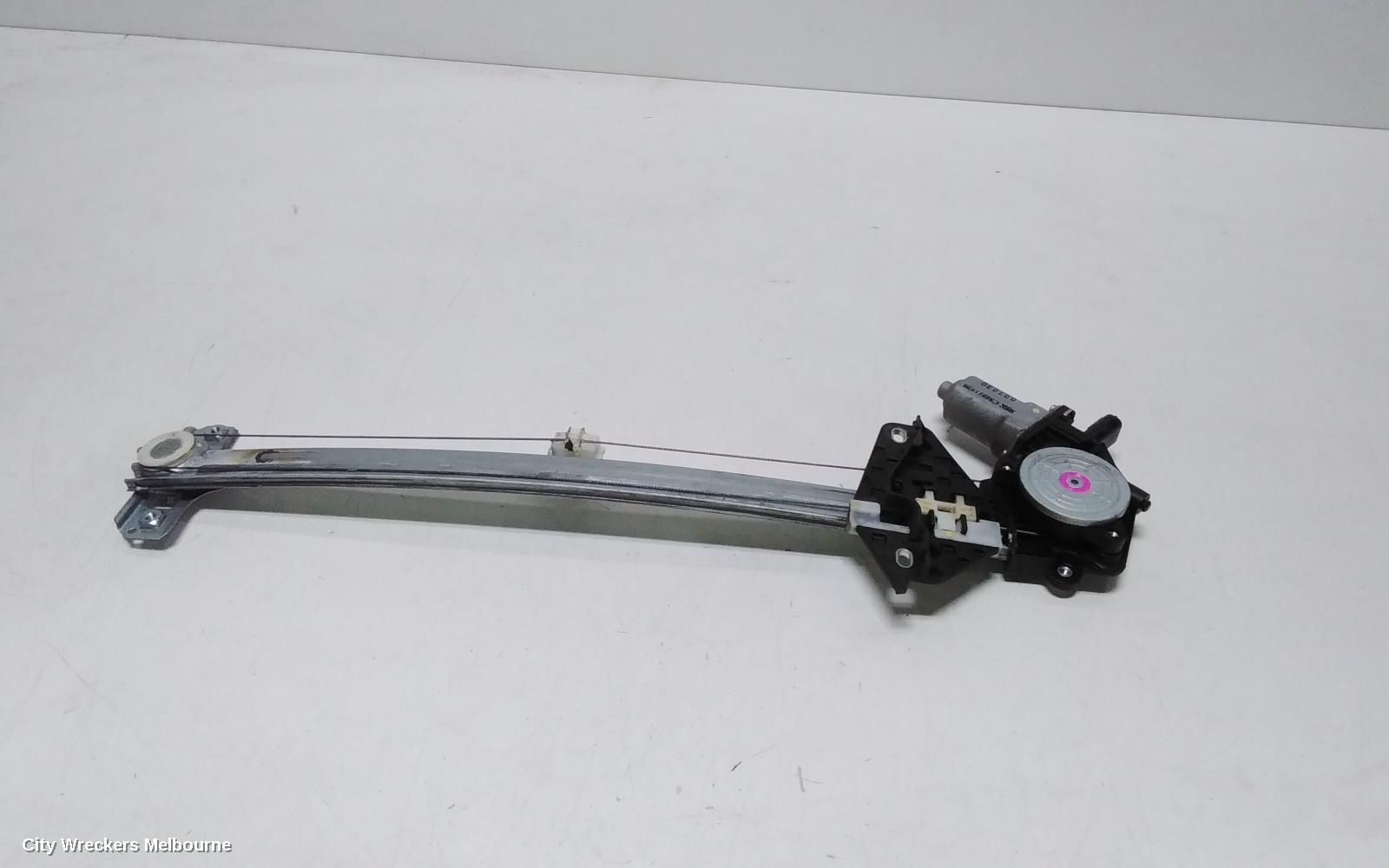 HONDA CRV RIGHT FRONT WINDOW REG/MOTOR, POWER, RE, 03/2007 - 10/2012 - Image 2