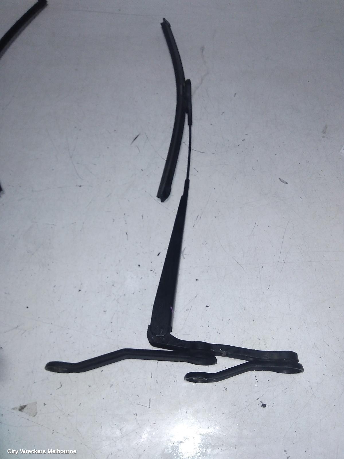 MERCEDES CLA CLASS WIPER ARM, C117, PAIR, 10/2013 - 02/2019 - Image 2