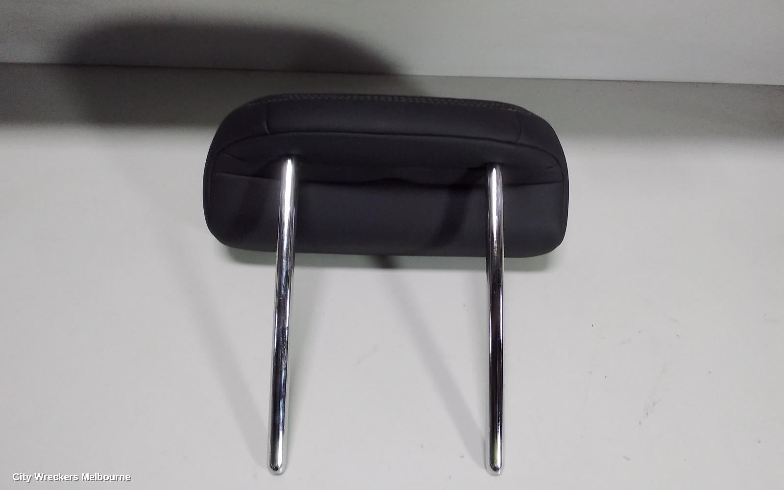 HONDA CRV HEADREST, CENTRE REAR 2ND ROW, LEATHER, RE, 03/2007 - 10/2012 - Image 1