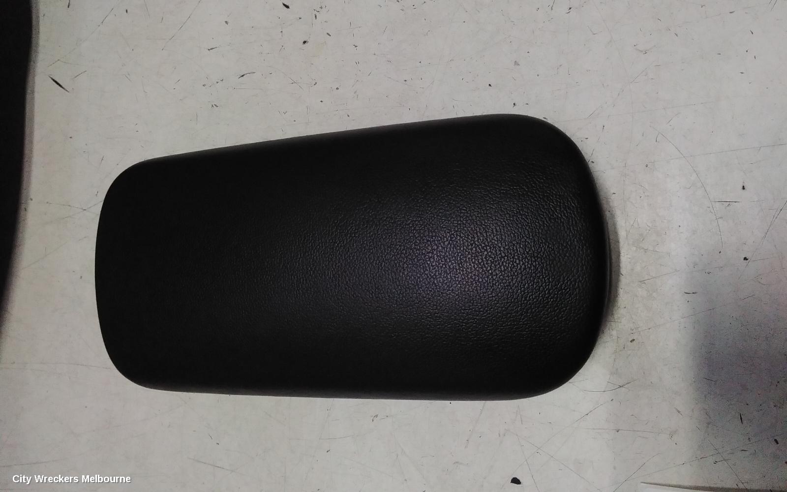 KIA CERATO CONSOLE, CONSOLE LID ONLY, YD, 04/2013 - 05/2018 - Image 2
