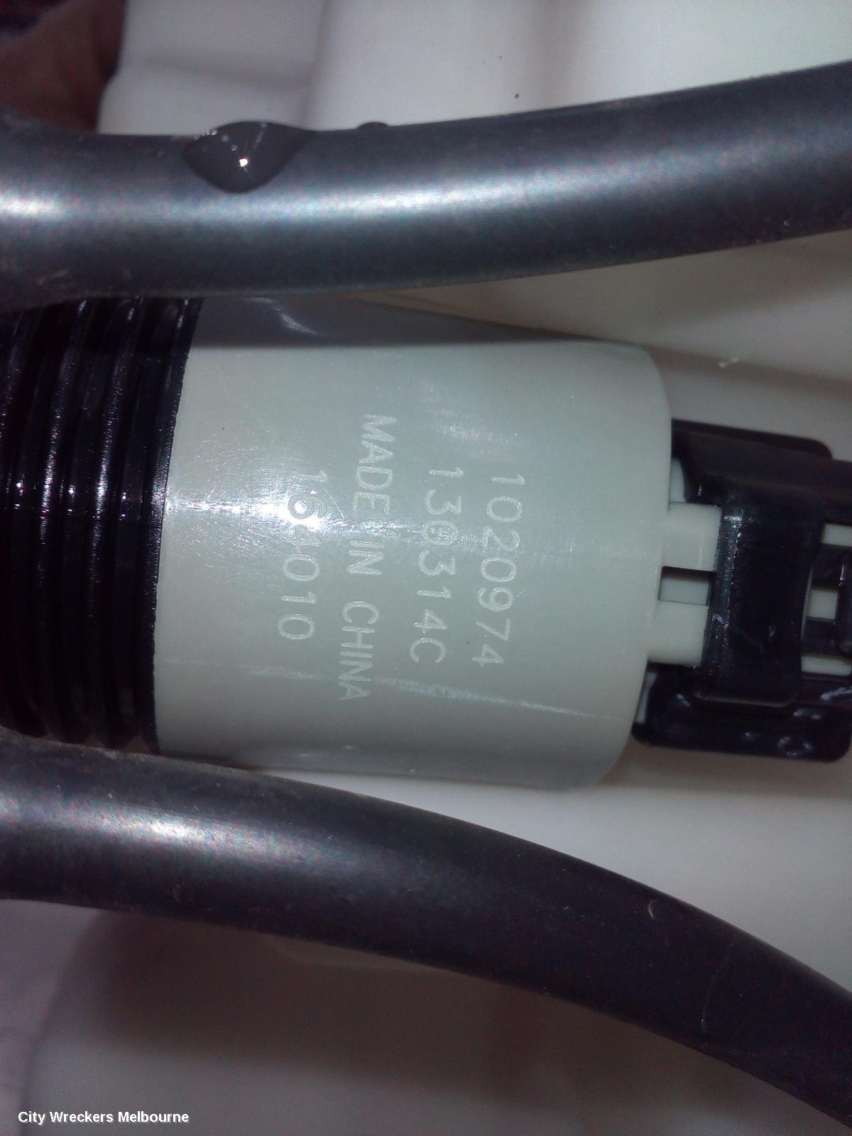 TOYOTA COROLLA WASHER BOTTLE, ZRE182R/ZWE186R, HATCH, W/ H/LAMP WASHER TYPE, 10/2012 - 06/2018 - Image 2
