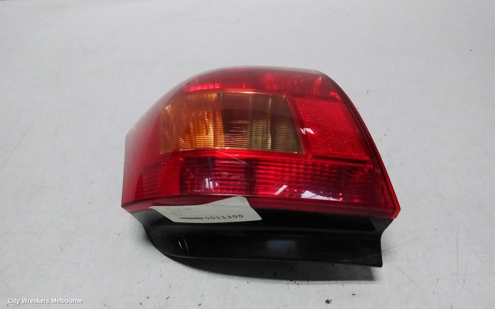 TOYOTA COROLLA RIGHT TAILLIGHT, ZZE122 (JAPAN-VIN JTD), HATCH, LENS# 13-87, 04/2004 - 06/2007 - Image 3