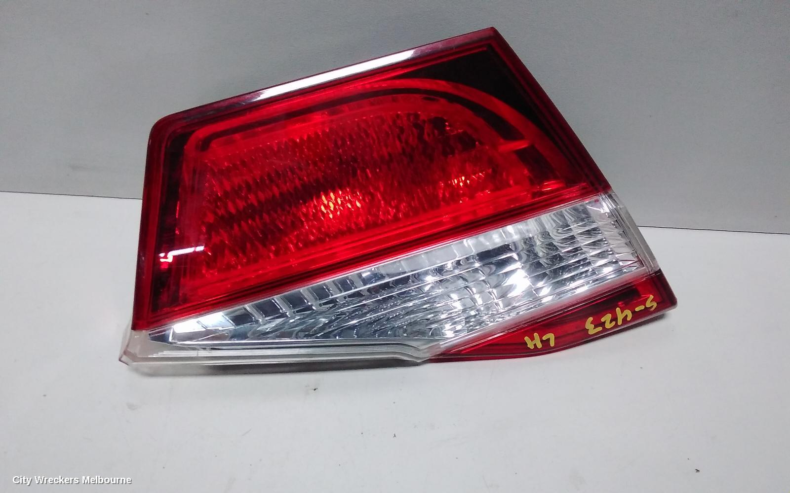 TOYOTA AURION REAR GARNISH, BOOTLID LAMP (LH SIDE), GSV50R, 02/2012 - 08/2017 - Image 2