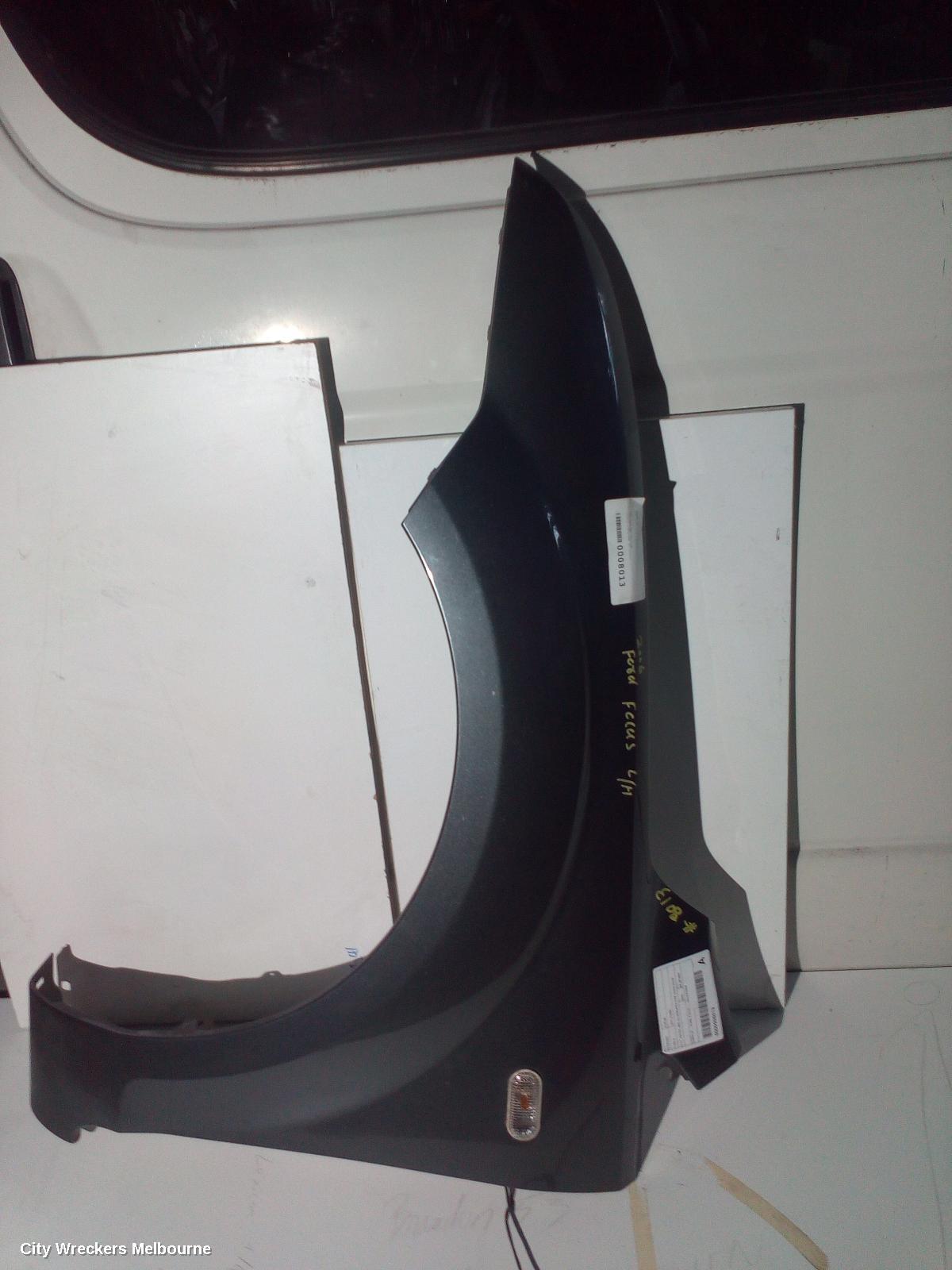 FORD FOCUS LEFT GUARD, LS-LT, HATCH, XR5, W/ REPEATER TYPE, 02/2006 - 02/2008 - Image 1