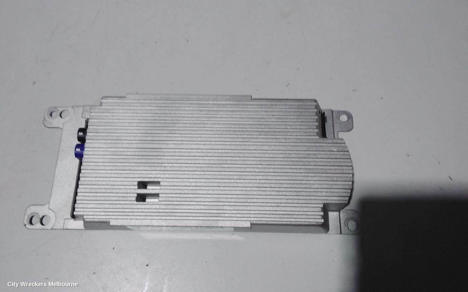 BMW 3 SERIES RADIO/CD/DVD/SAT/TV, AMPLIFIER, HARMAN KARDON, E90/E91/E92/E93, 03/2005 - 09/2013 - Image 2